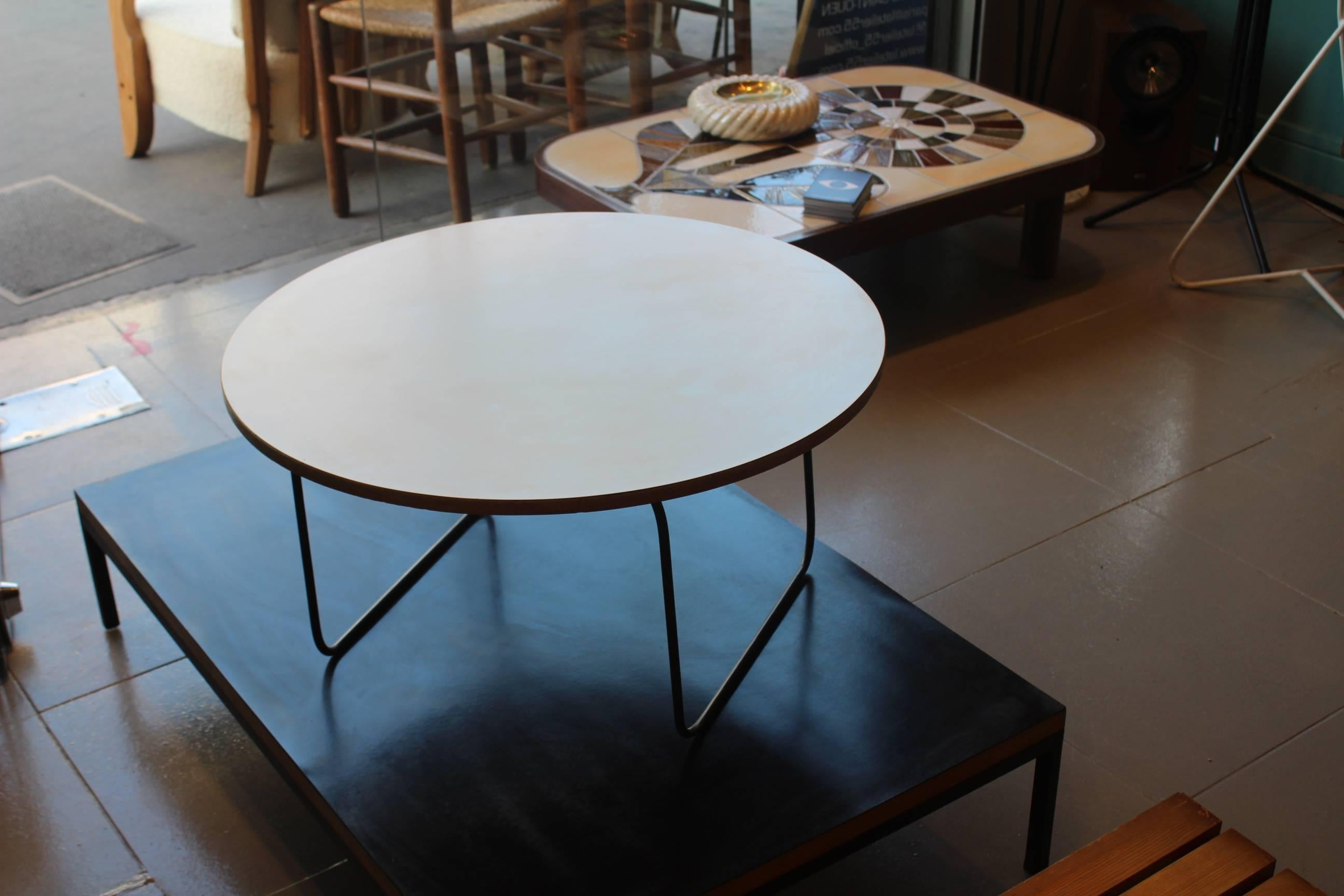 Beautiful Pierre Guariche cocktail table circa 1960, in excellent condition.