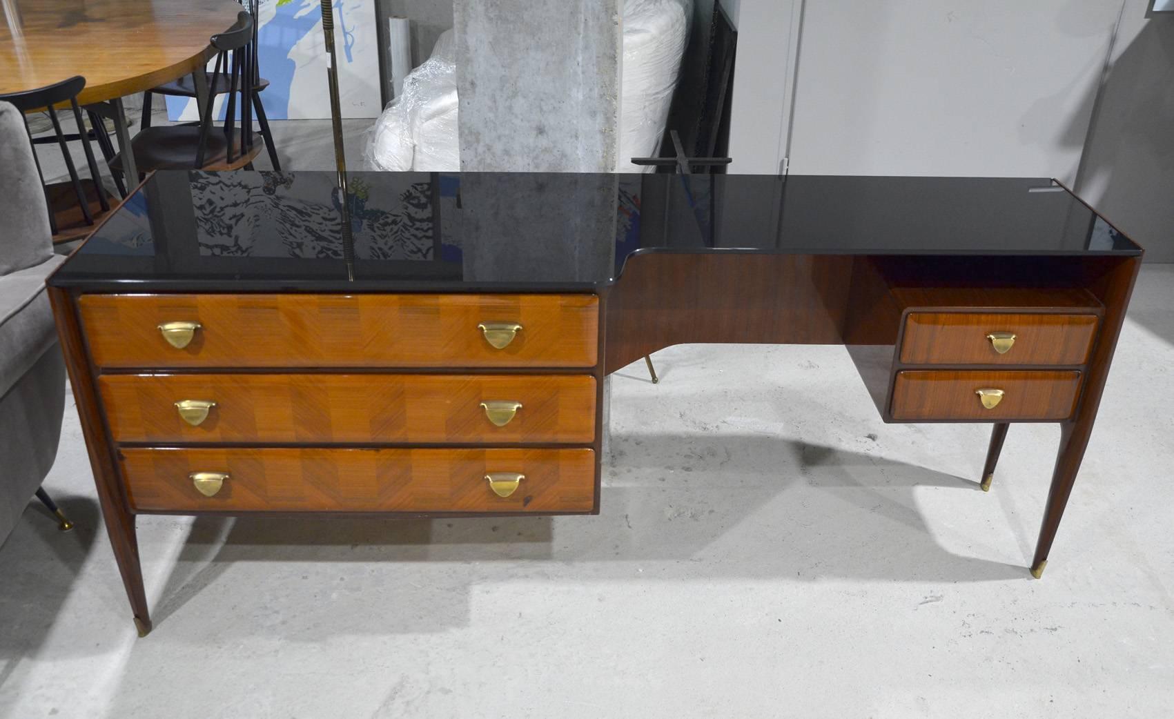 Mid-Century Modern Fantastic Italian Desk or Sideborad in the Taste of Gio Ponti, circa 1960 For Sale