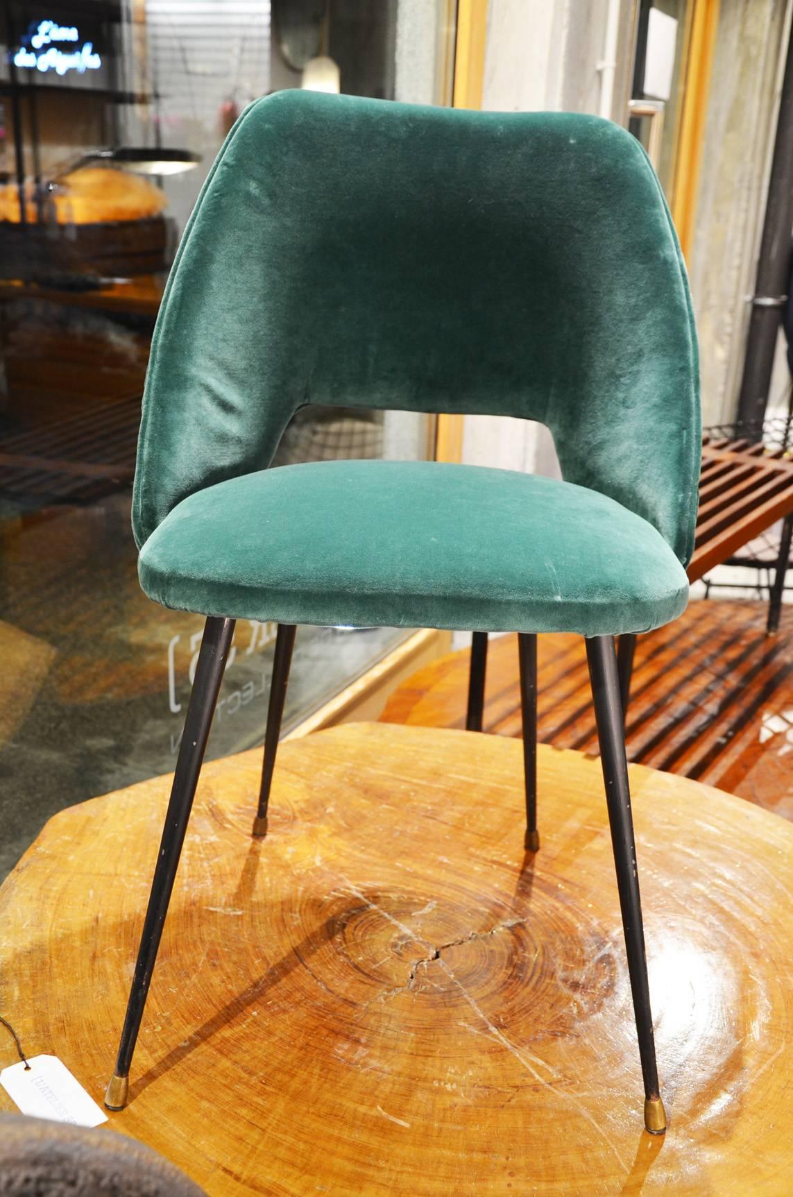 Fantastic Set of Eight Italian Reupholstered Chairs, circa 1960 In Good Condition For Sale In Megeve, FR