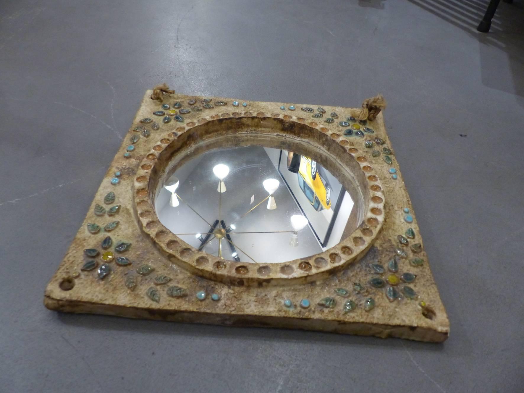 Beautiful Vallauris ceramic wall mirror circa 1960, in excellent condition.