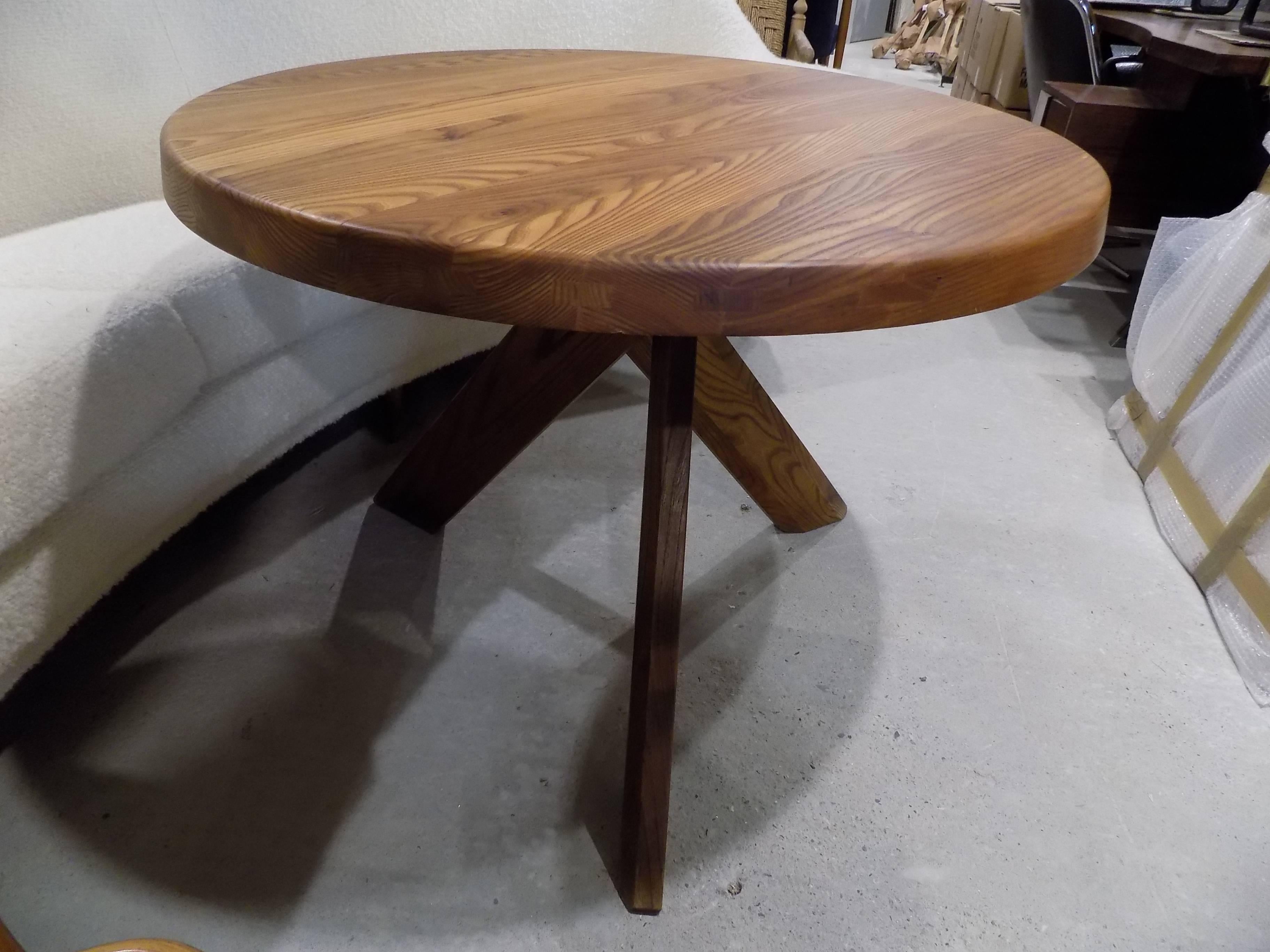 Beautiful Pierre Chapo dining table in perfect condition.