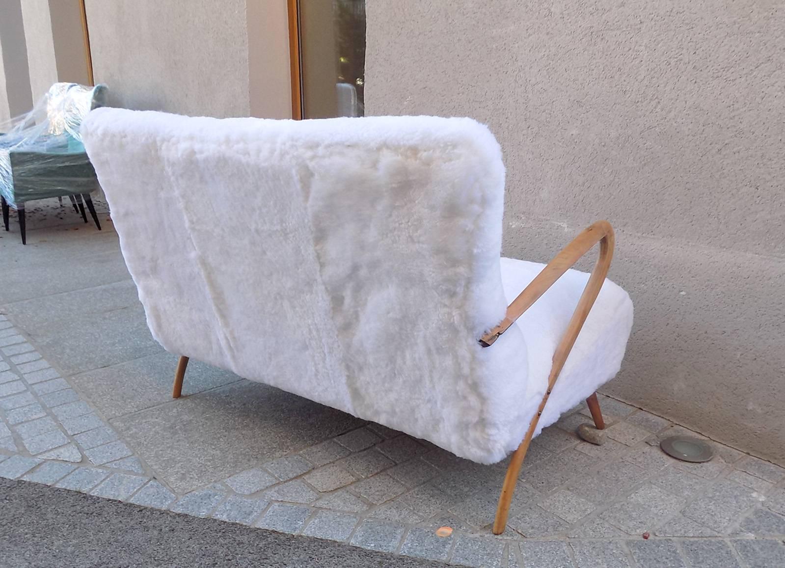 Mid-20th Century Beautiful Italian sofa by Gugliermo Ulrich, reupholstered in a Sheep Fur For Sale
