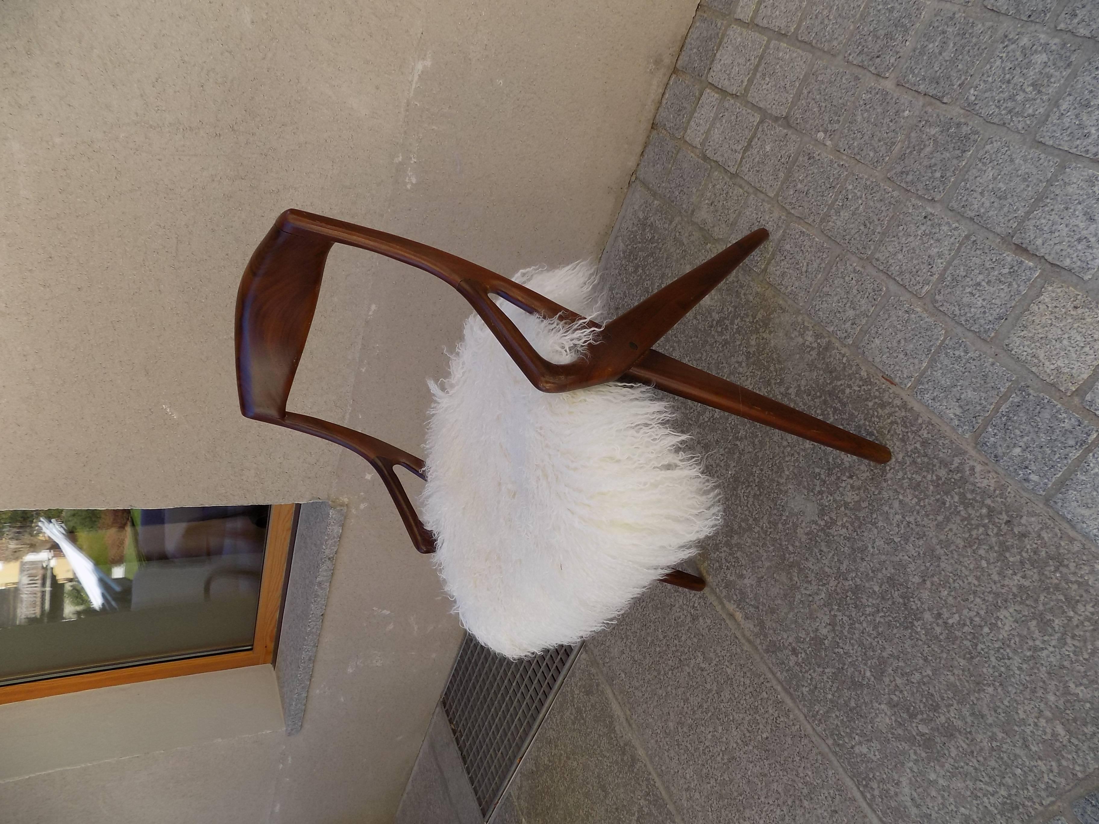 Beautiful Pair of Italian Reupholstered Chairs, circa 1960 In Excellent Condition In Megeve, FR
