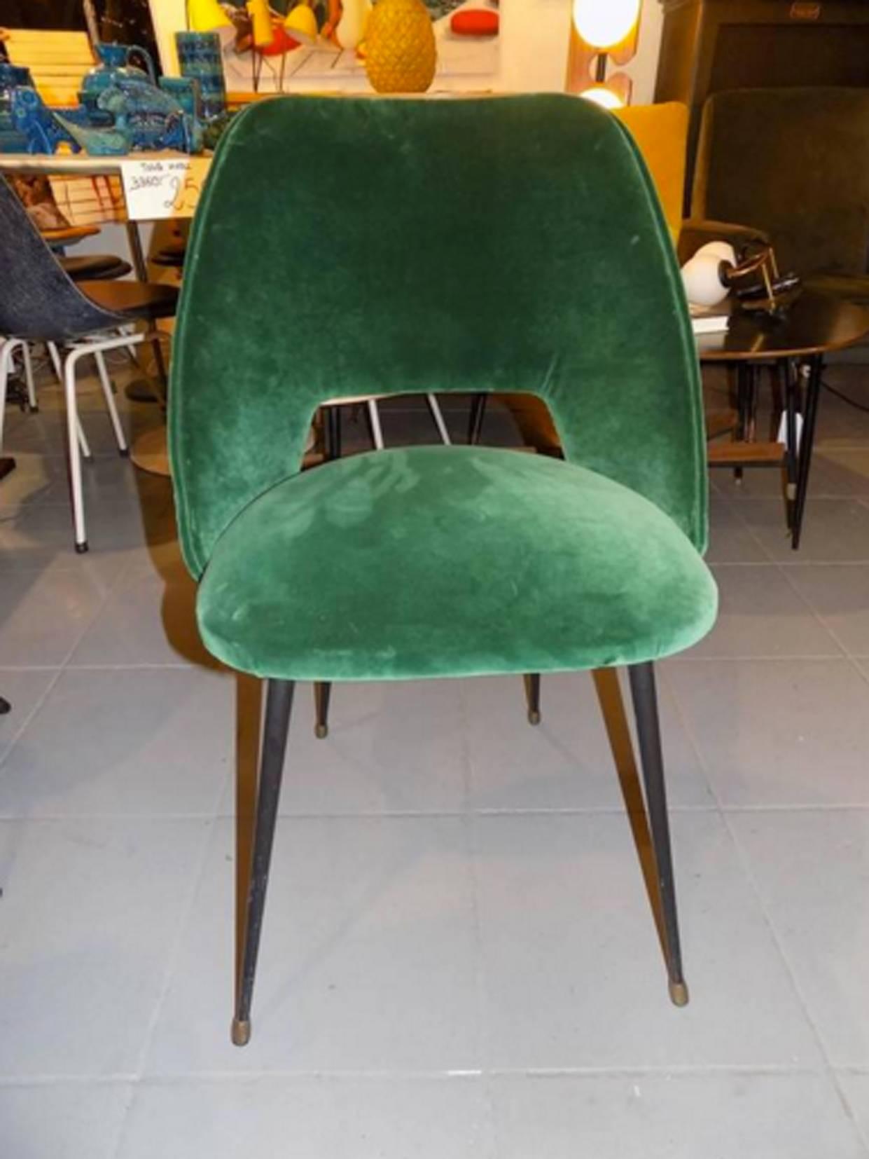 Mid-Century Modern Set of Four Reupholstered Chairs in a Green Velvet, France circa 1960 For Sale