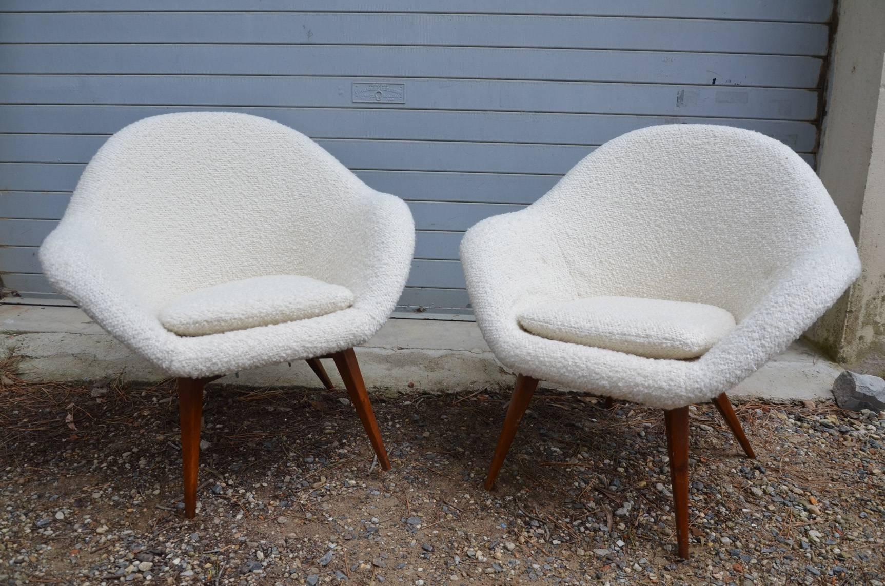 Beautiful Pair of Gigi Radice Reupholstered Armchairs, circa 1960 For Sale 2