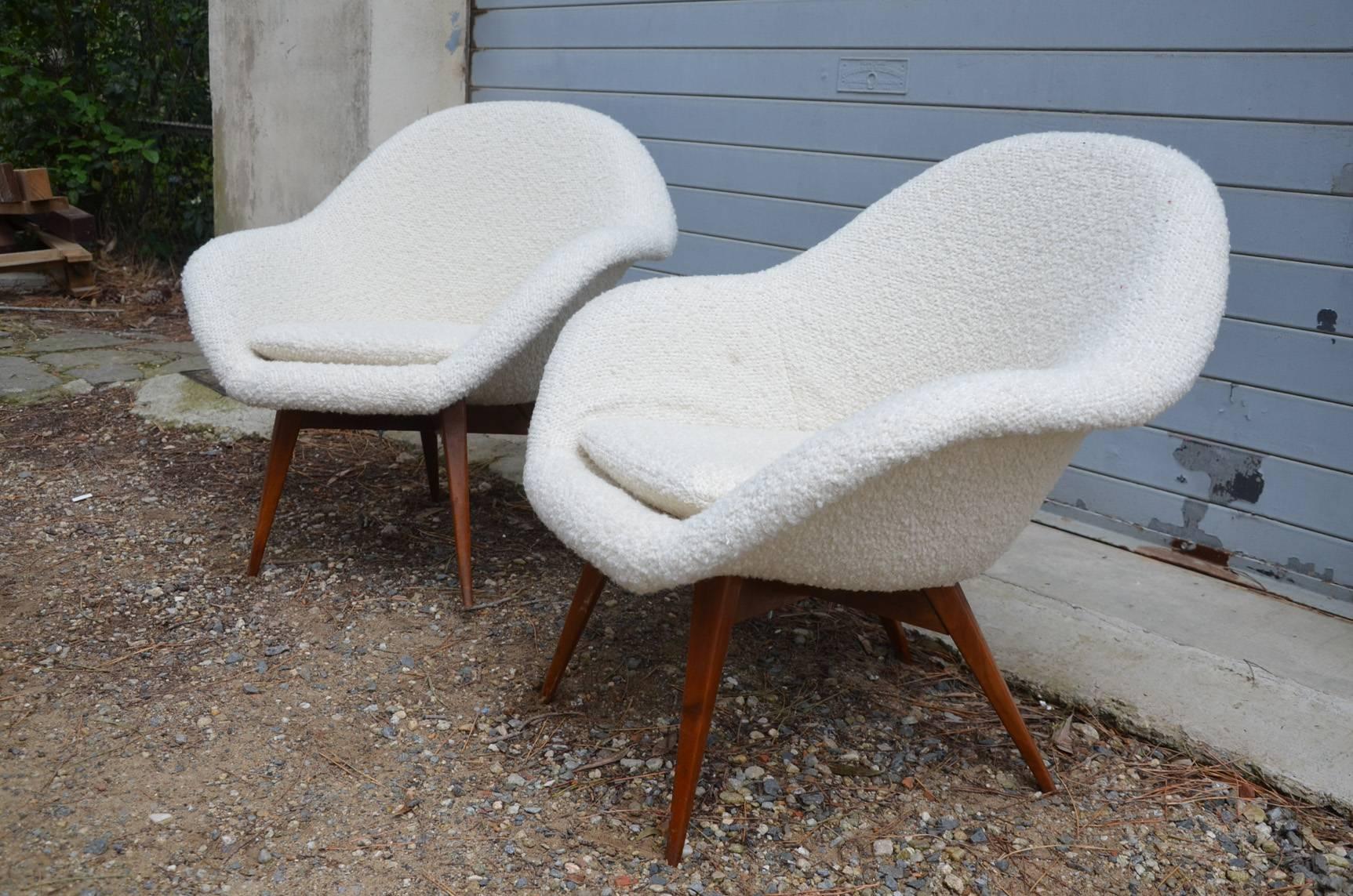 Beautiful Pair of Gigi Radice Reupholstered Armchairs, circa 1960 For Sale 3