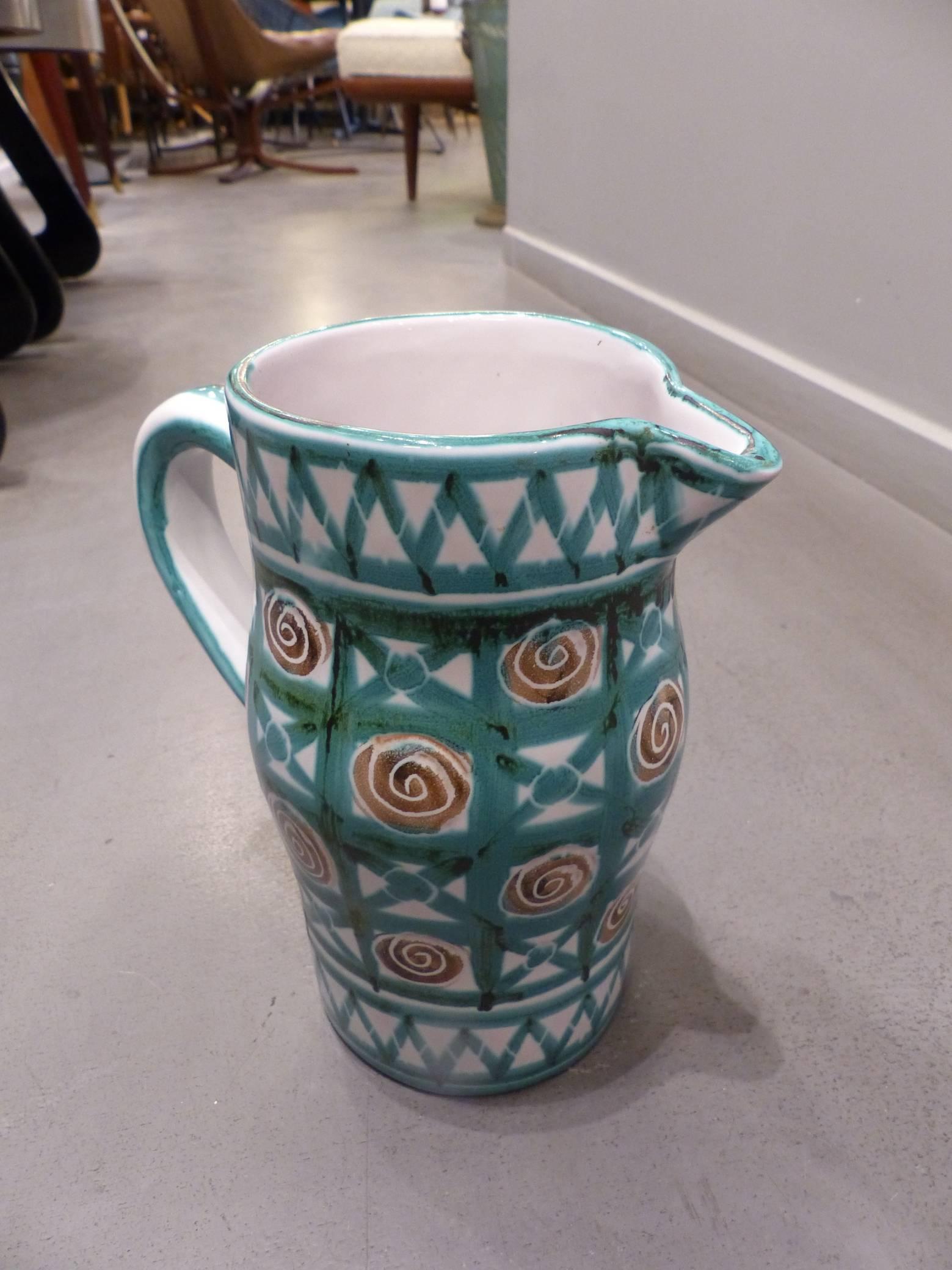 Robert Picault beautiful ceramic pitcher, Vallauris circa 1960, signed, in excellent condition.
 