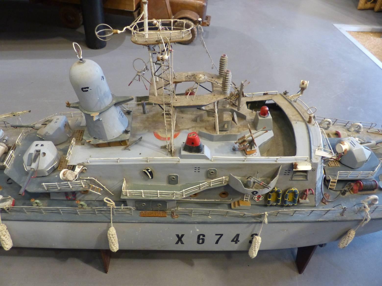 Mid-Century Modern Beautiful Warship Model, circa 1960 For Sale