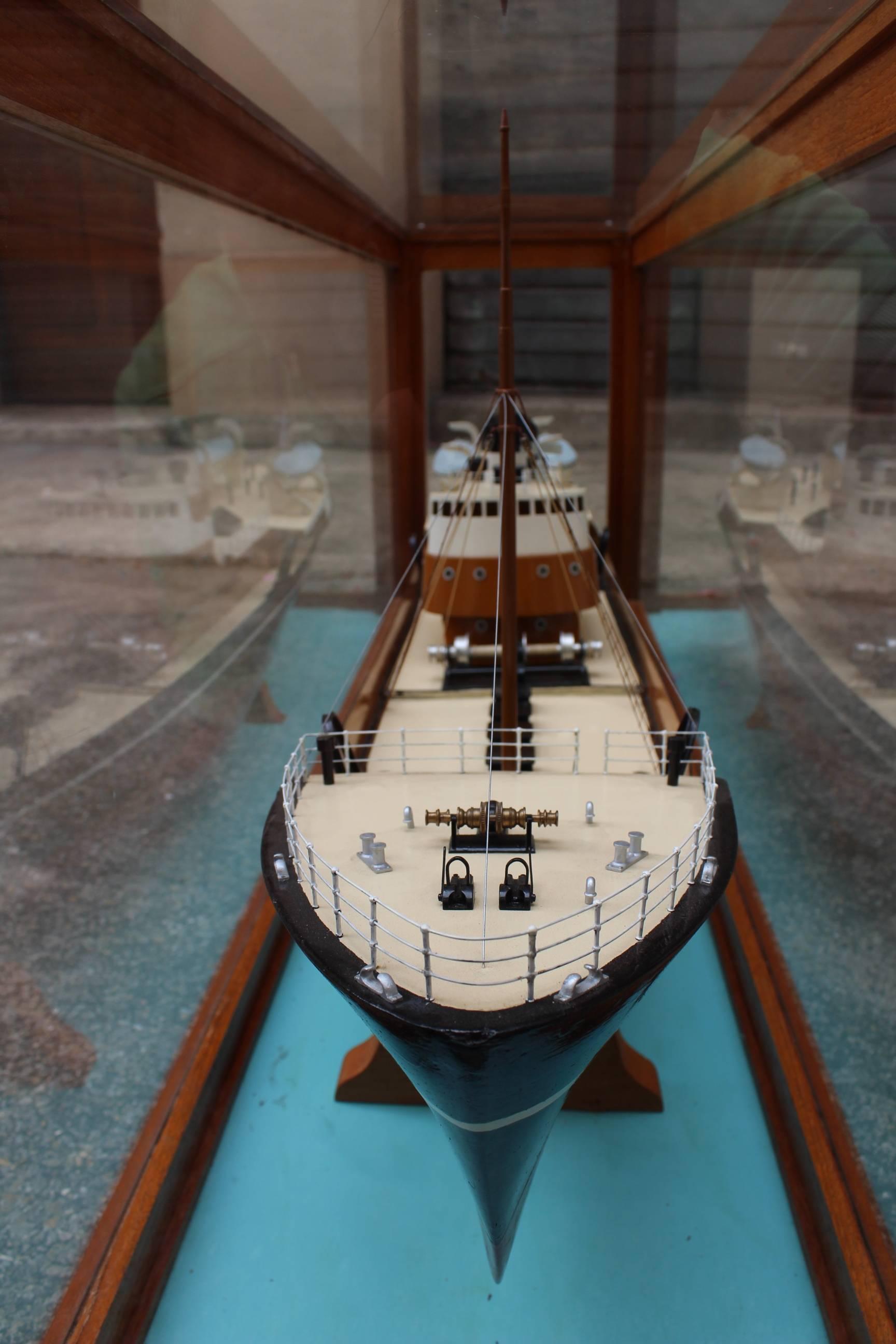Fantastic Model Ship in Wood and Glass Display 'Gourock', circa 1960 For Sale 2