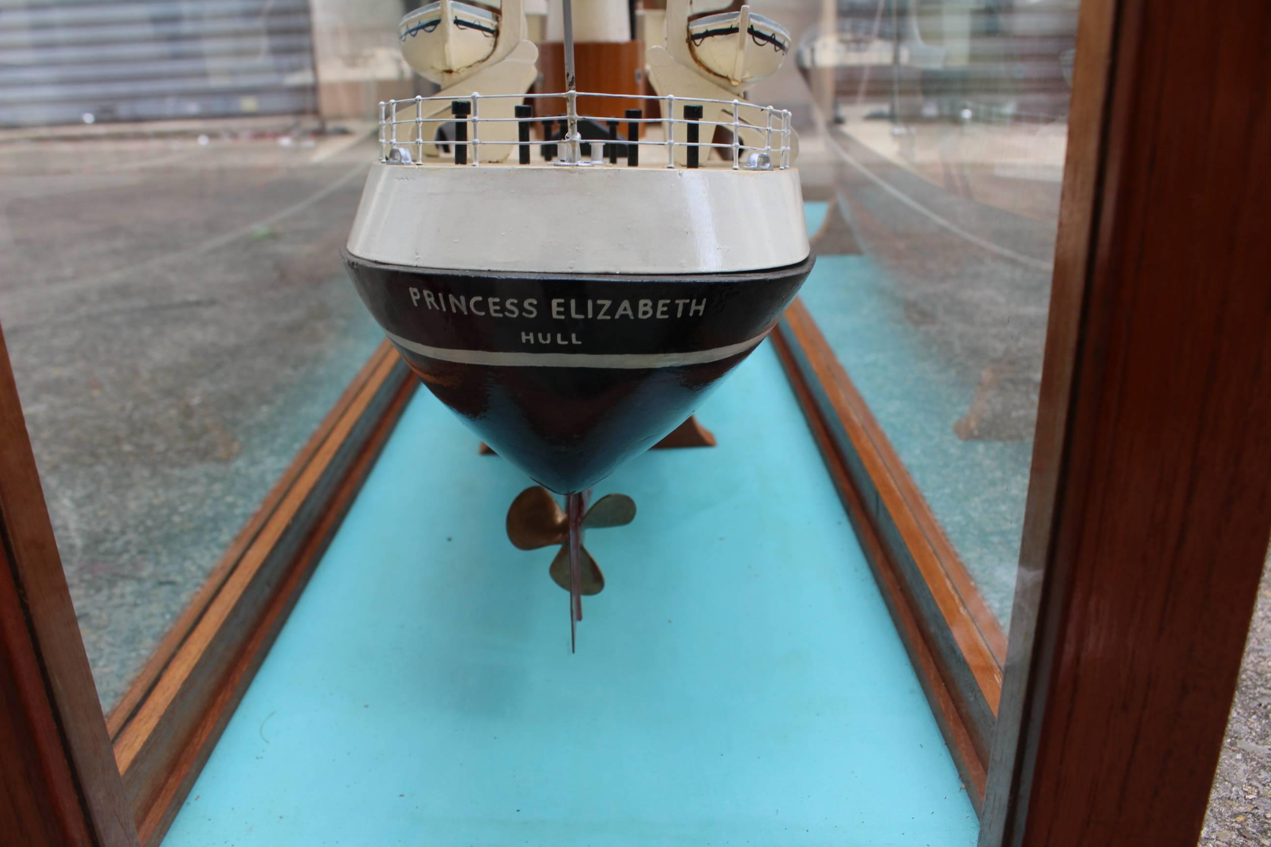 Fantastic Model Ship in Wood and Glass Display 'Gourock', circa 1960 For Sale 4