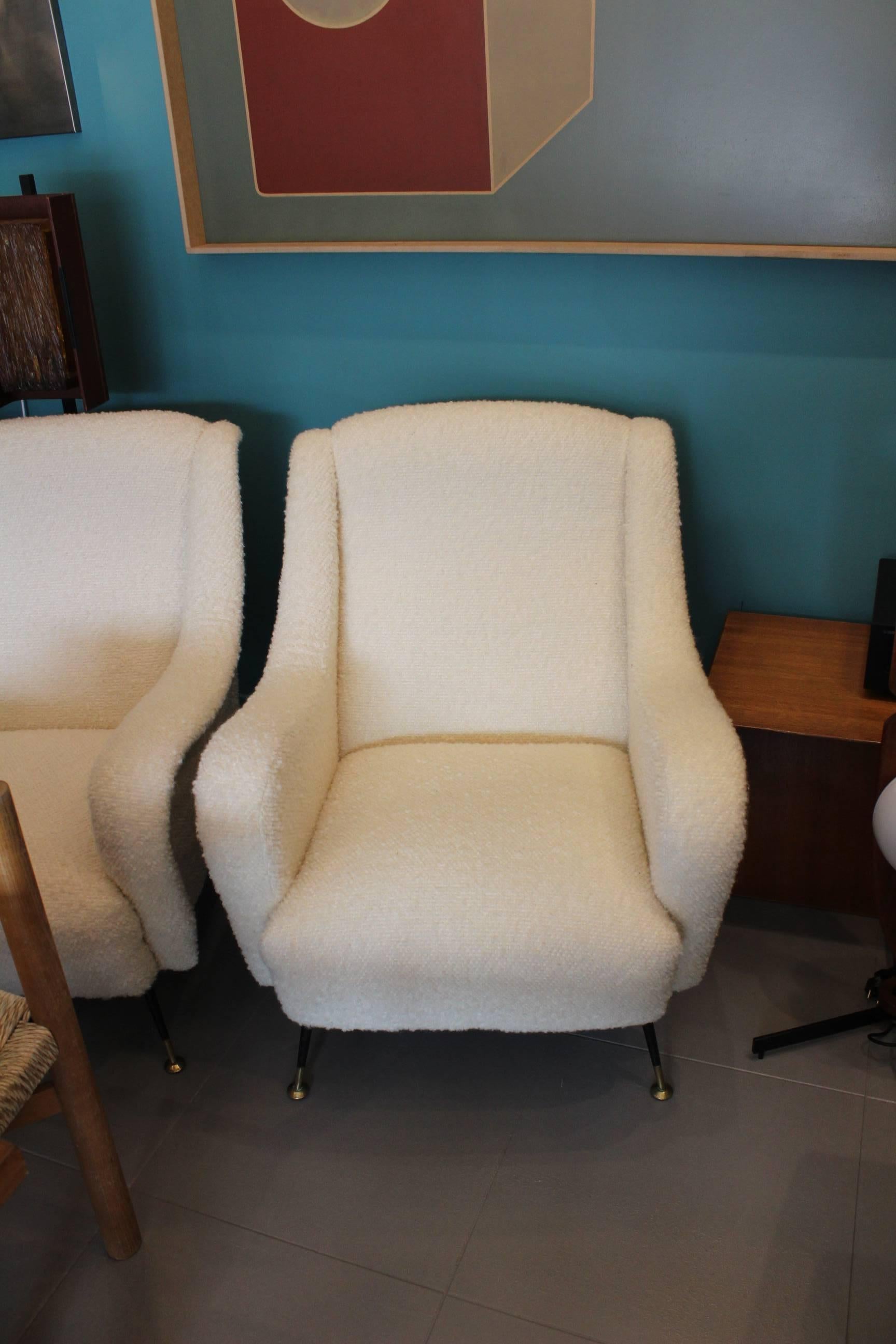 Mid-20th Century Beautiful Reupholstered Pair of Italian Armchairs For Sale