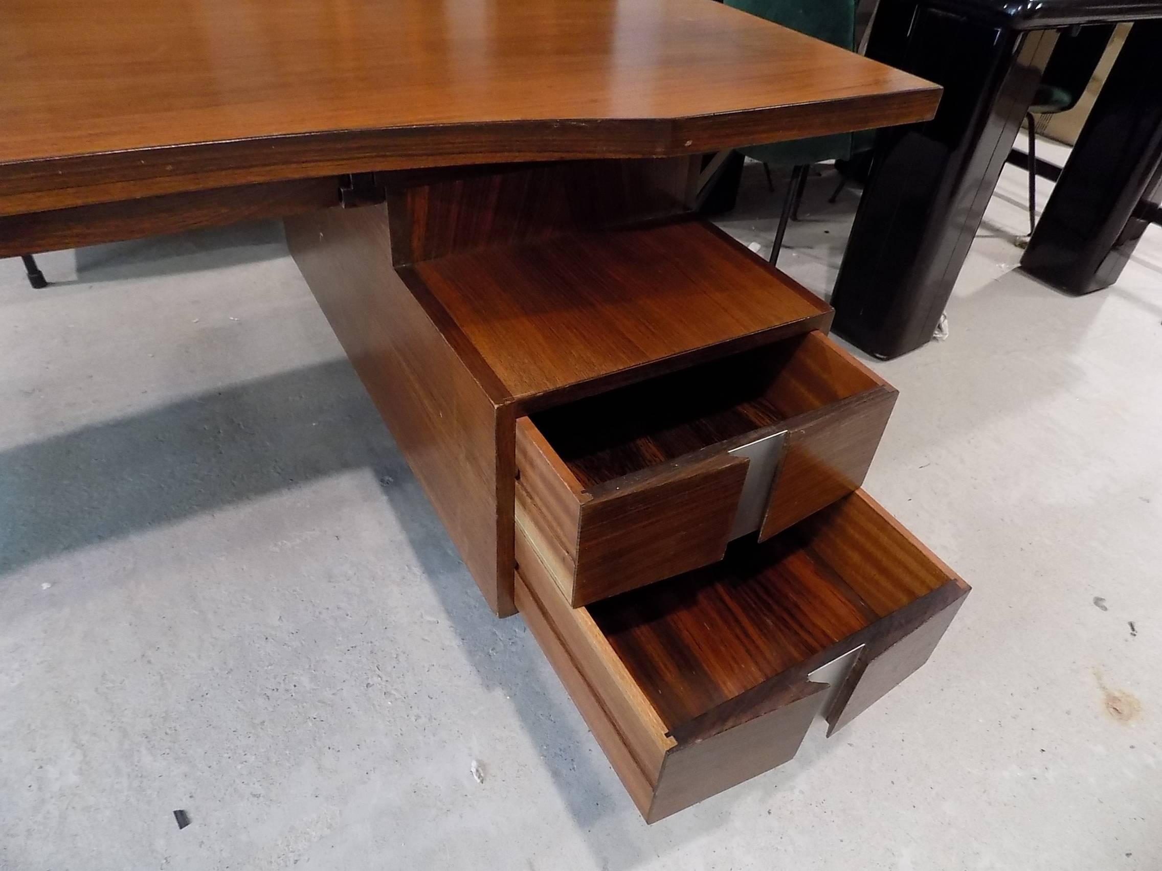 Fantastic Desk by Ico Parisi, circa 1960 In Excellent Condition In Megeve, FR