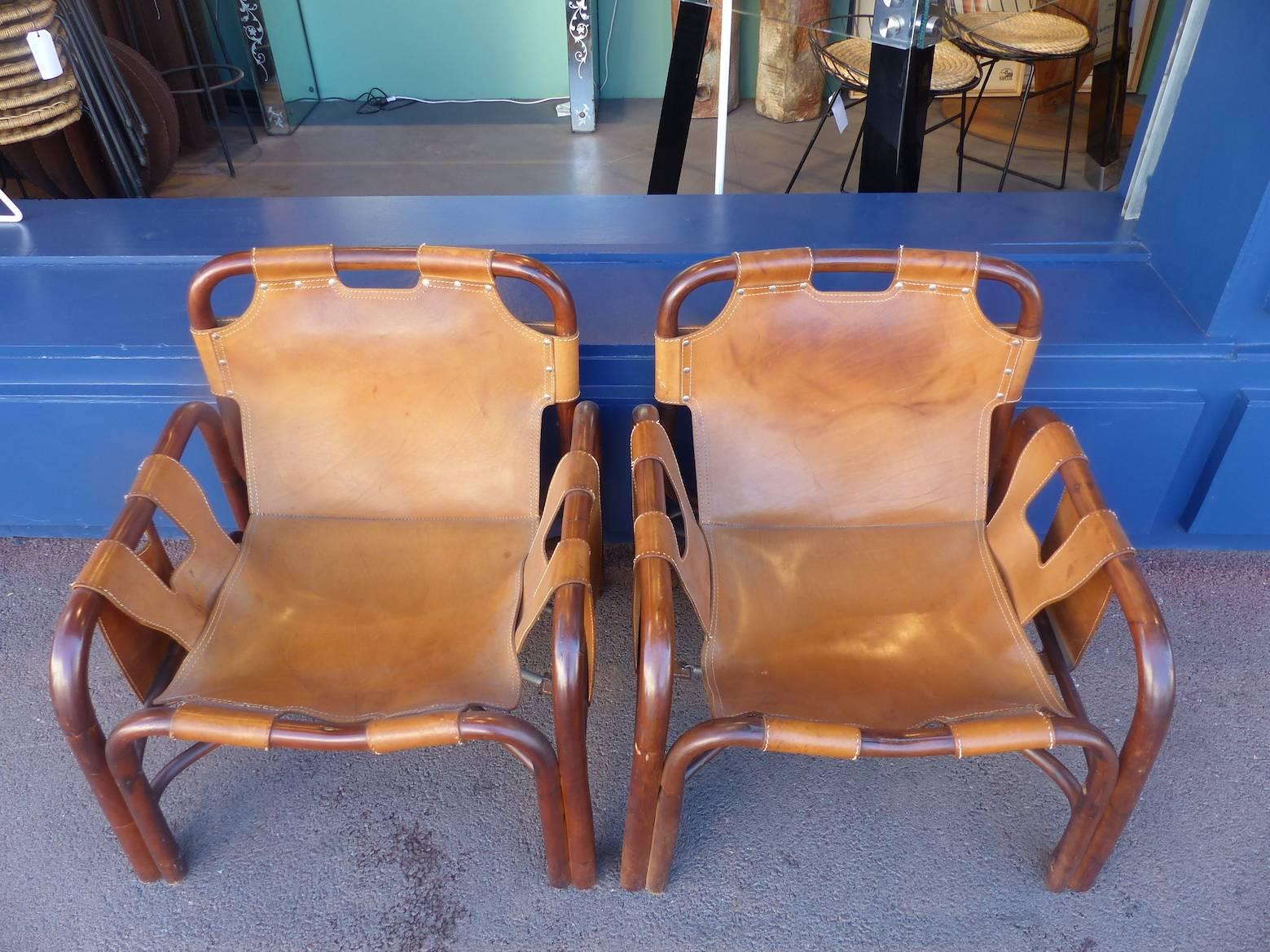 Beautiful pair of leather armchairs circa 1960, in very good condition.