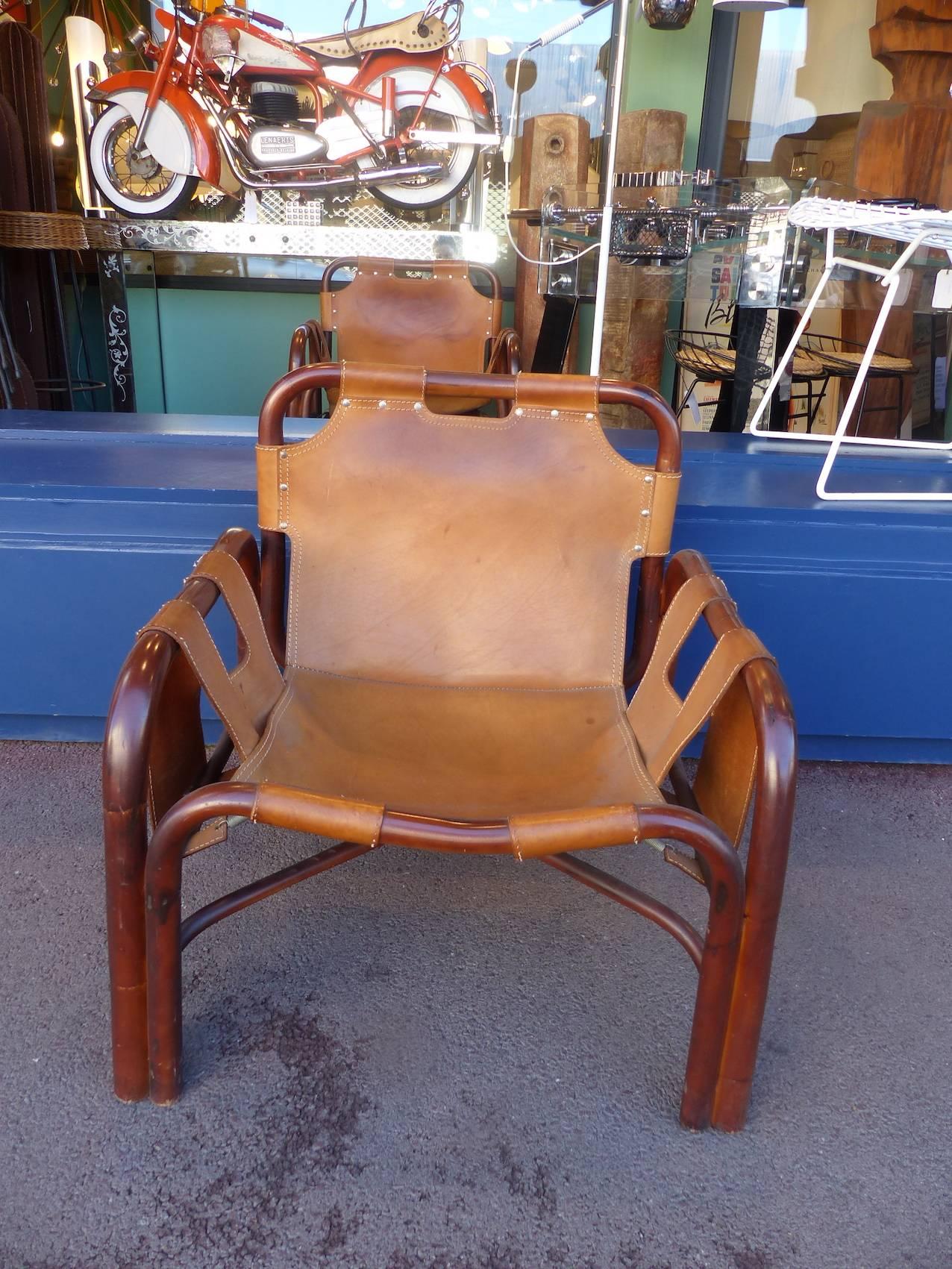 Beautiful Pair of  Italian Leather Armchairs, circa 1960 For Sale 1