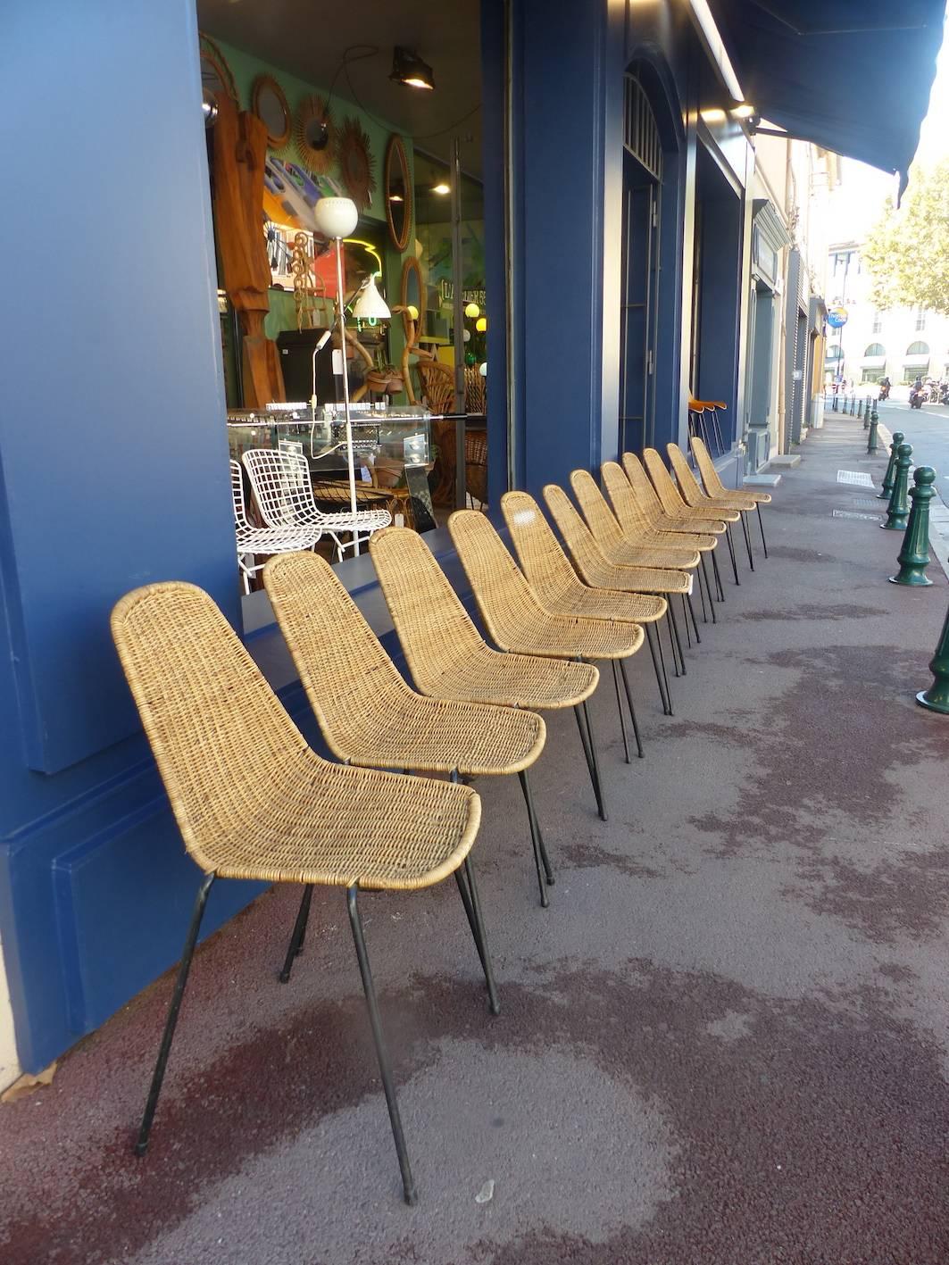 Huge Set of 12 Campo and Graffi Wicker Chair, circa 1960 In Excellent Condition In Megeve, FR