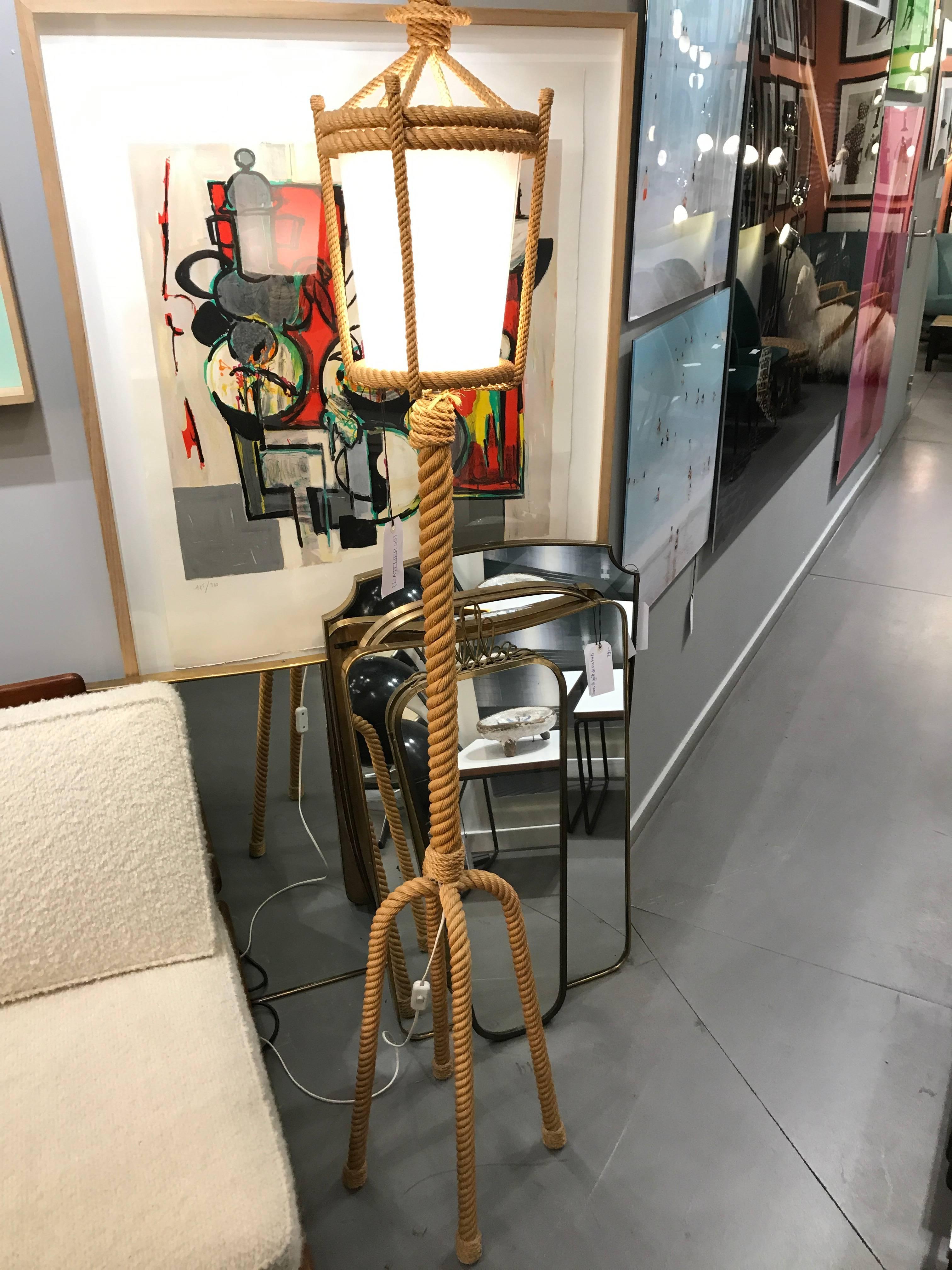Fantastic Audoux Minet rope floor lamp, circa 1960. Excellent condition.