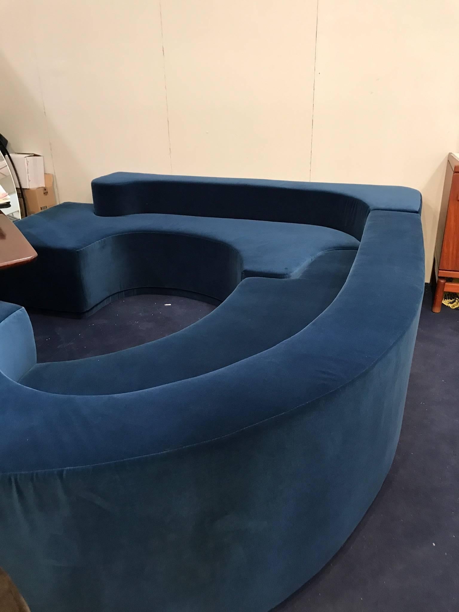 Fantastic and huge blue sofa, in two parts, in excellent condition.