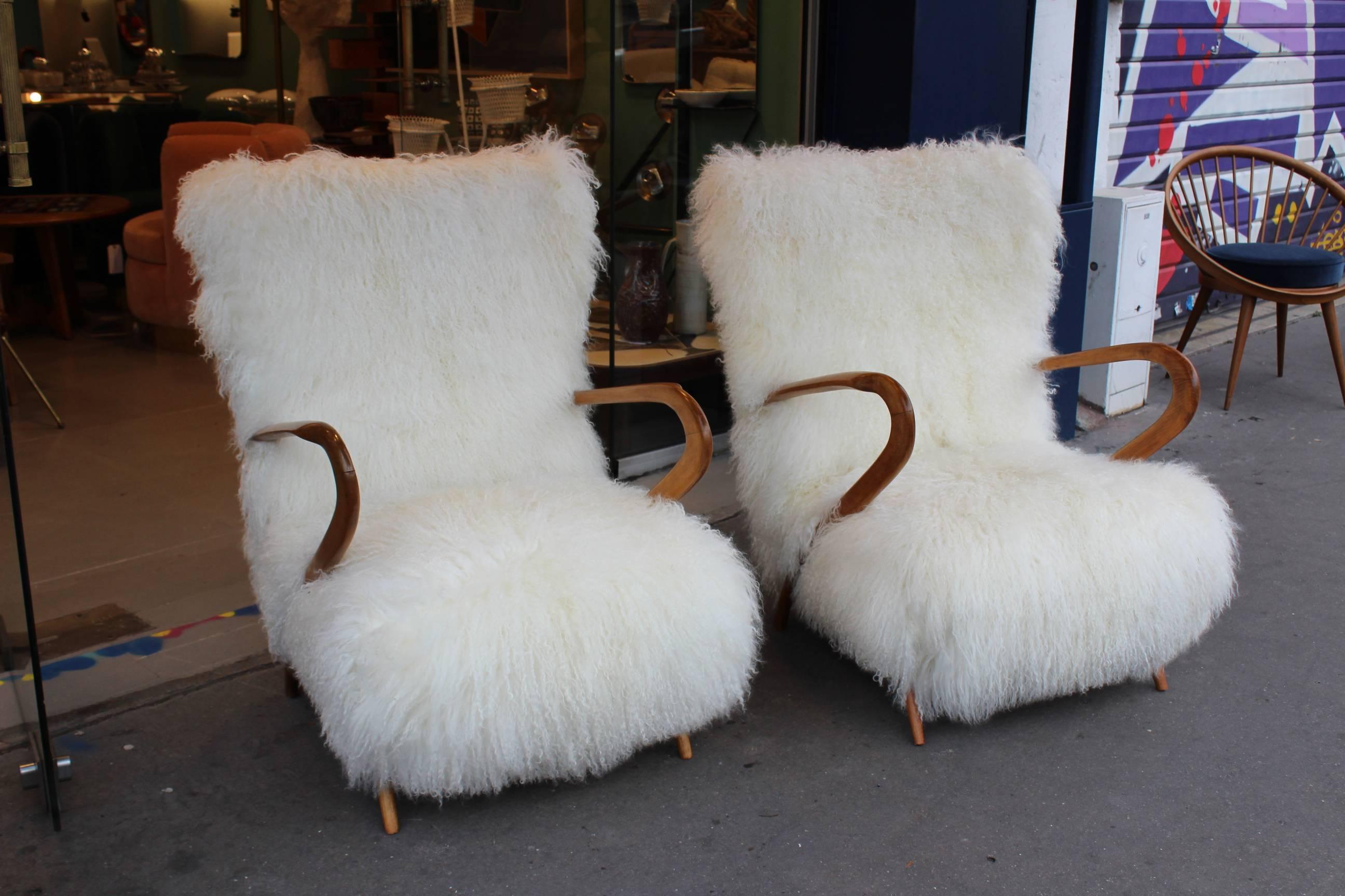 Mid-Century Modern Pair of Italian reupholstered armchairs by Gugliermo Ulrich For Sale