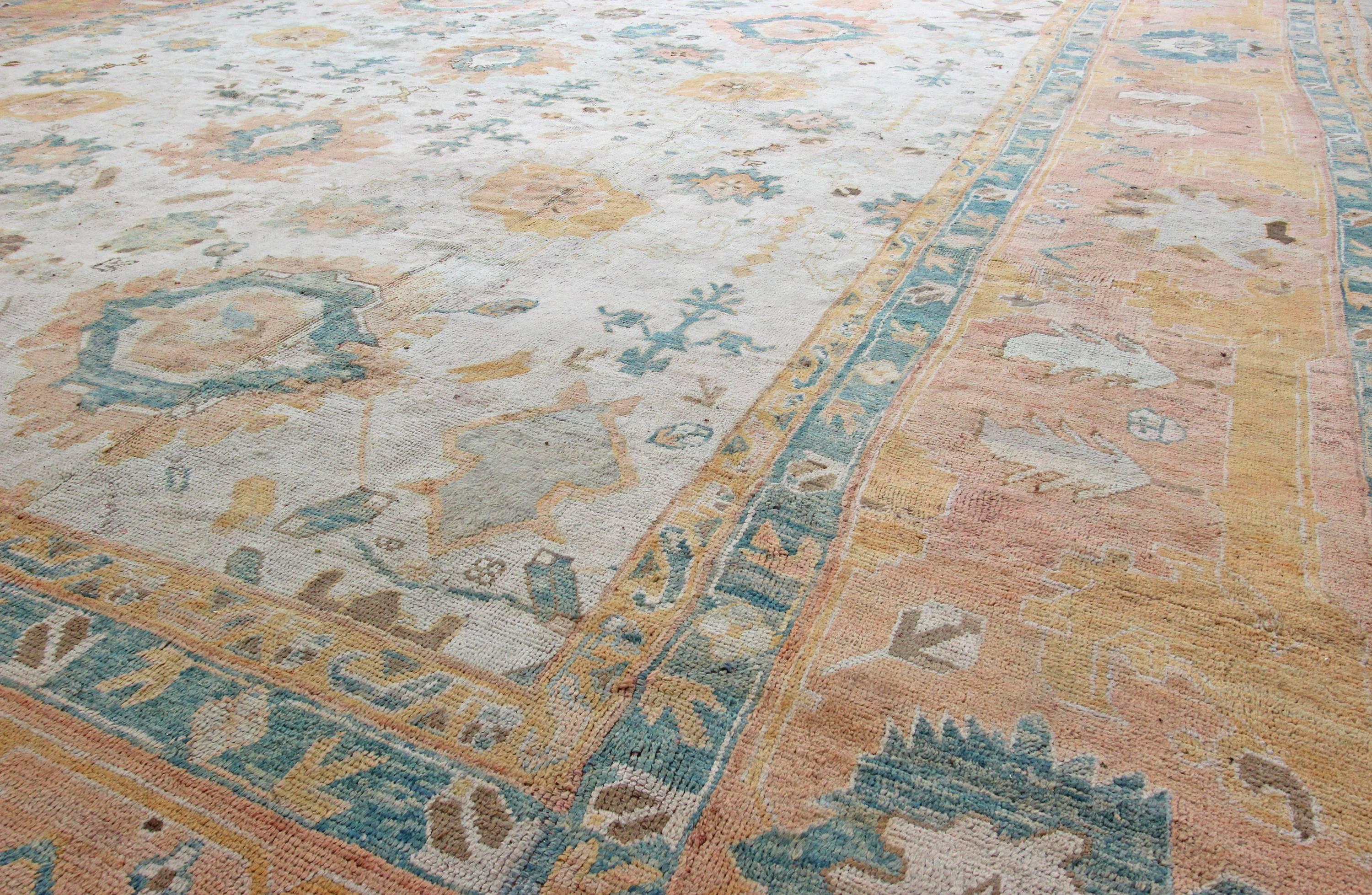 Antique Oushak Carpet, Anatolia For Sale 3
