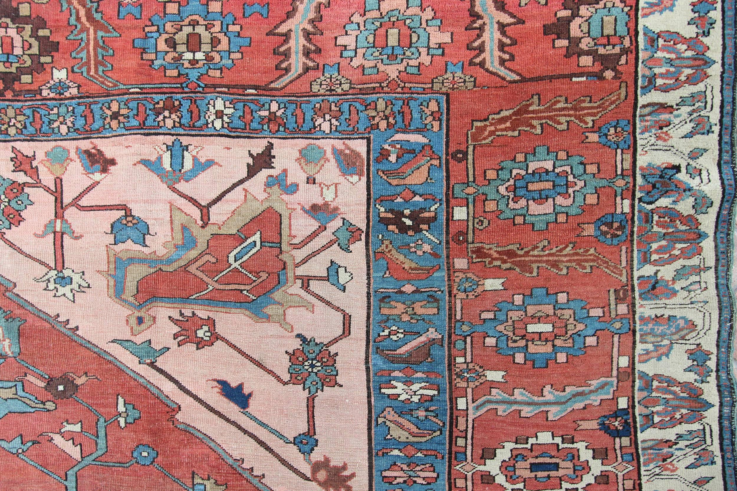 Antique Bakshaish Carpet In Good Condition For Sale In Crondall, Surrey