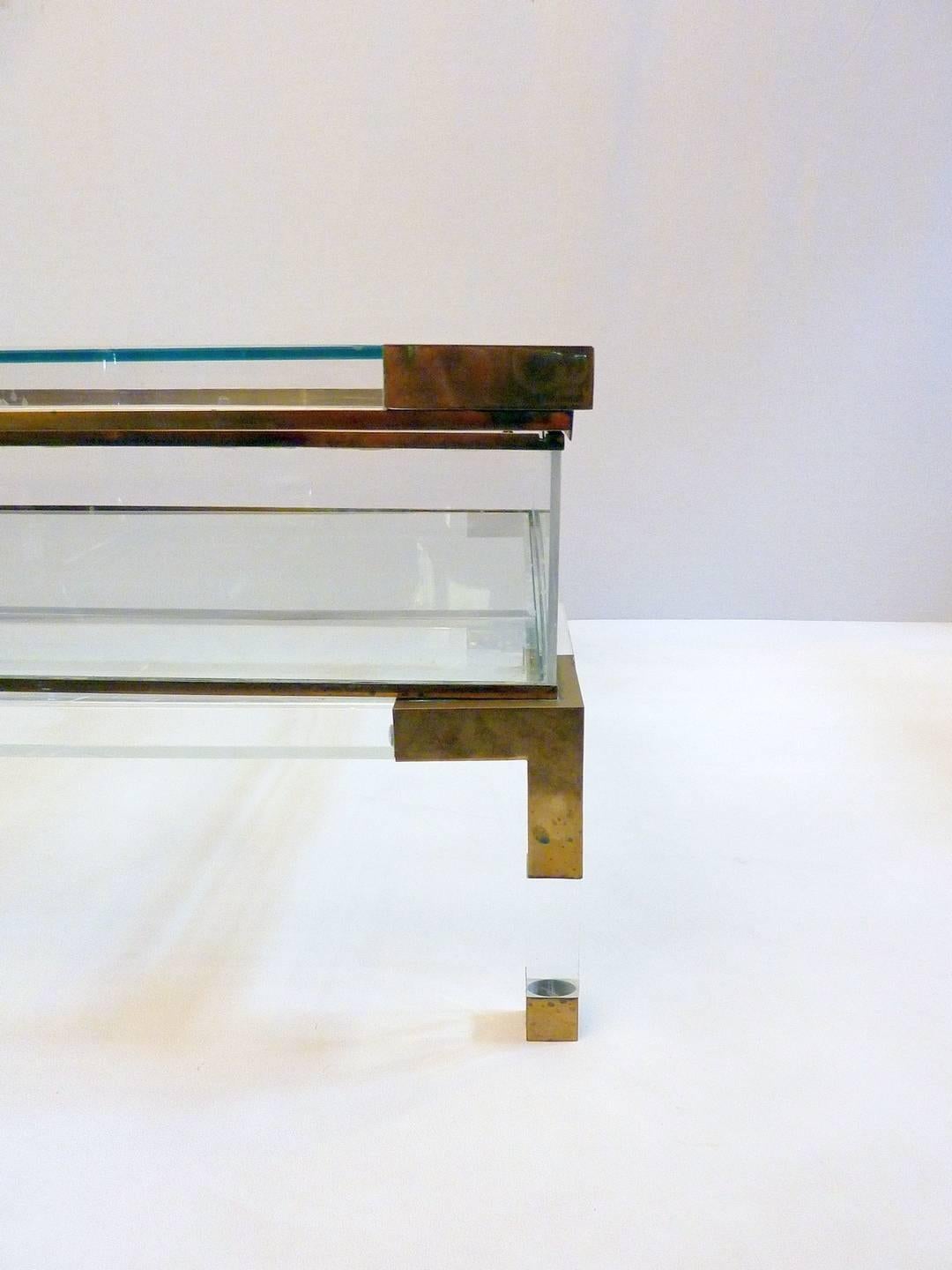 Sliding Top Lucite and Brass Coffee Table by Maison Jansen In Excellent Condition In Albano Laziale, Rome/Lazio
