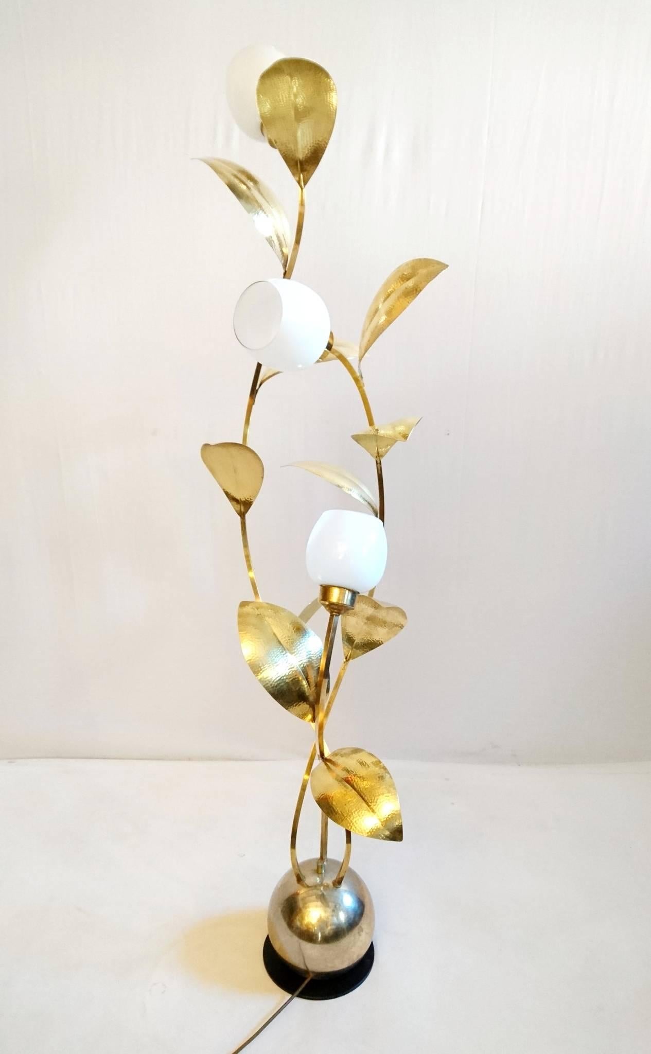 Flower Tree Floor Lamp in Brass In Excellent Condition In Albano Laziale, Rome/Lazio