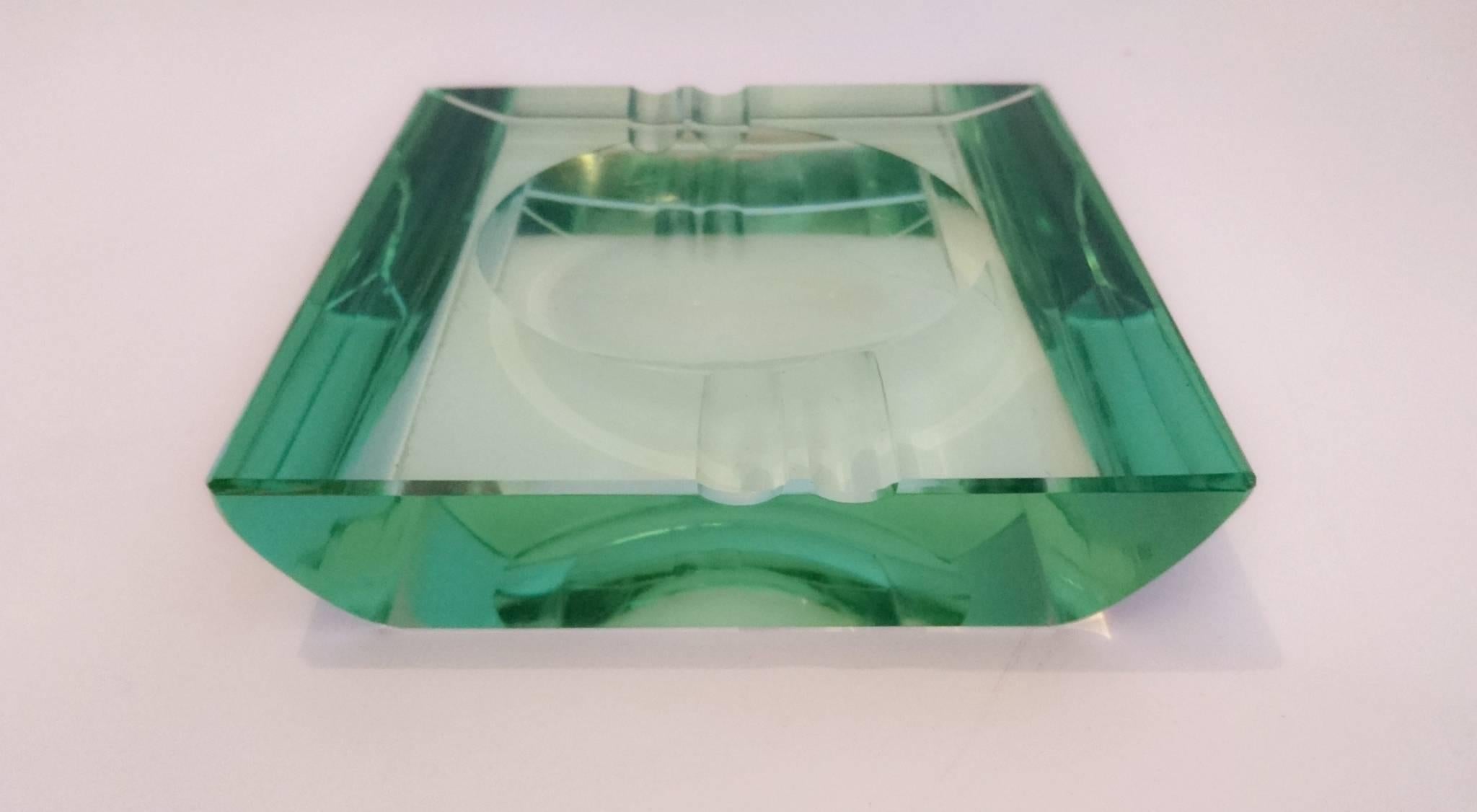 Ashtray in glass in color characteristic for Fontana Arte. Excellent condition.