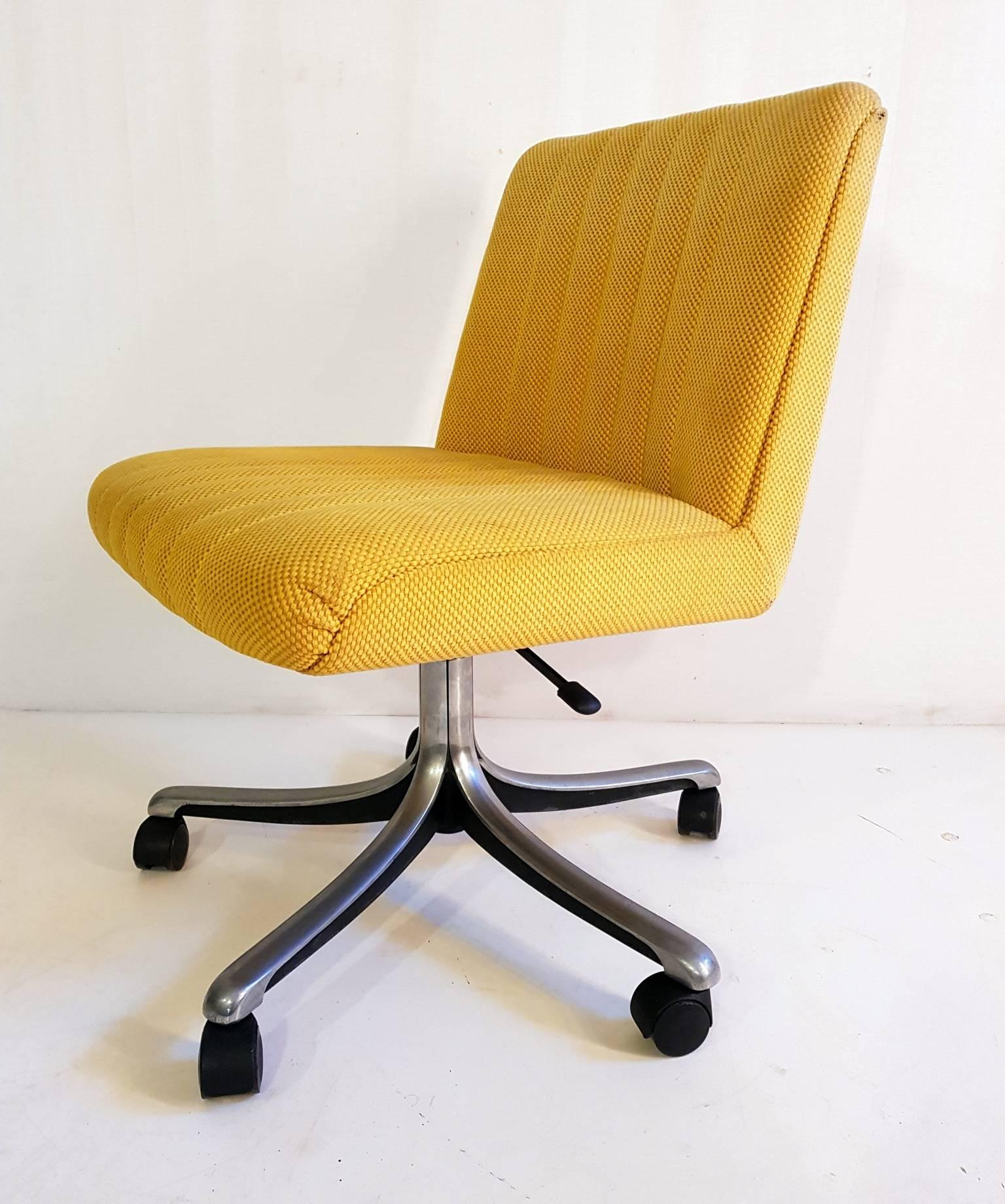 Aluminum Swivel Desk Chair P126 by Osvaldo Borsani for Tecno