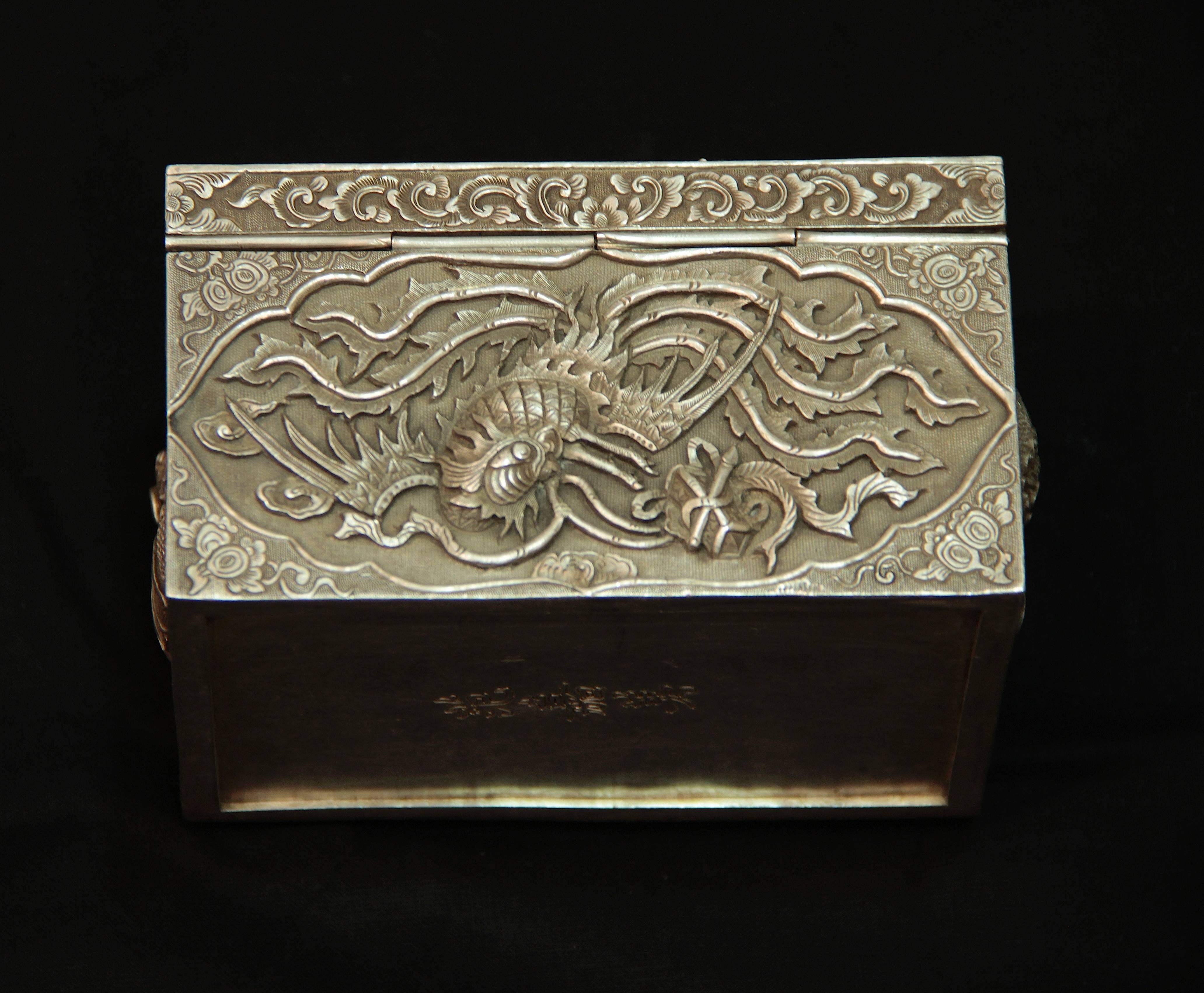 20th Century Beautiful Chinese Silver Box For Sale
