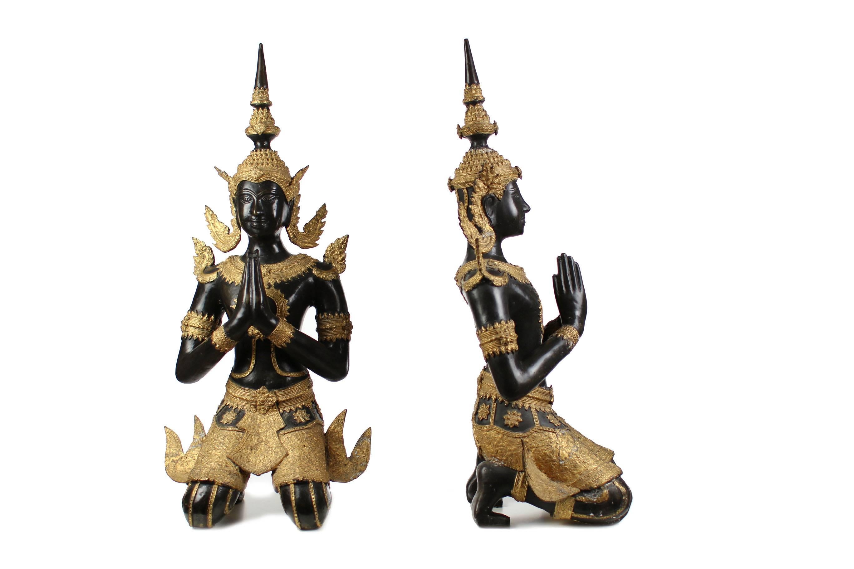 Temple guards, Thailand,
circa end of 19 century.
Bronze,
Partly darkly patinated.
Partly golden-calm.
Height: 80 cm, width 36 cm, depth 26 cm.

I dispatch by air in safe wood boxes only. So no need to worry about the shipment. Delivery can