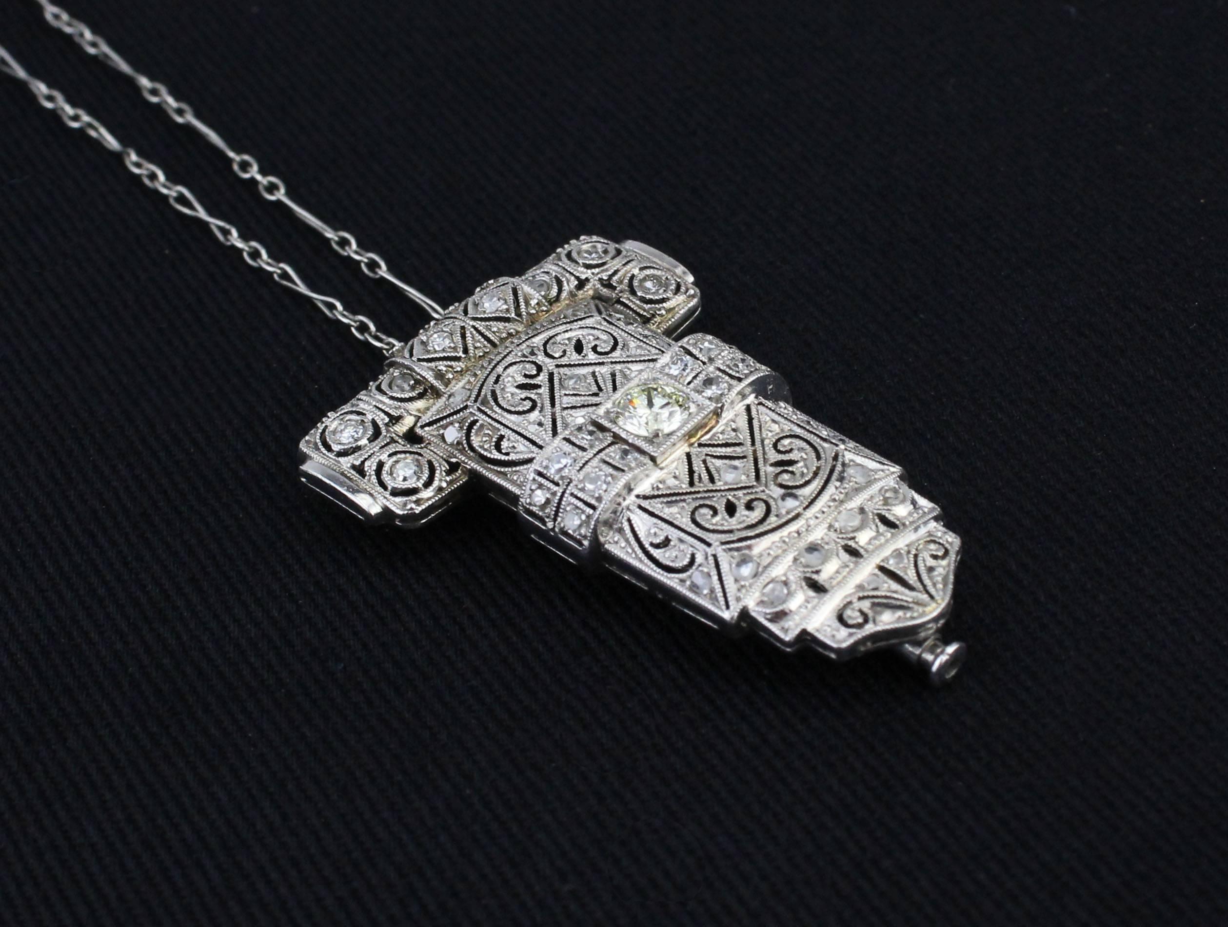 Art Deco Necklace with Brilliant Pendant, Crafted in Platinum In Excellent Condition In Muenster, NRW