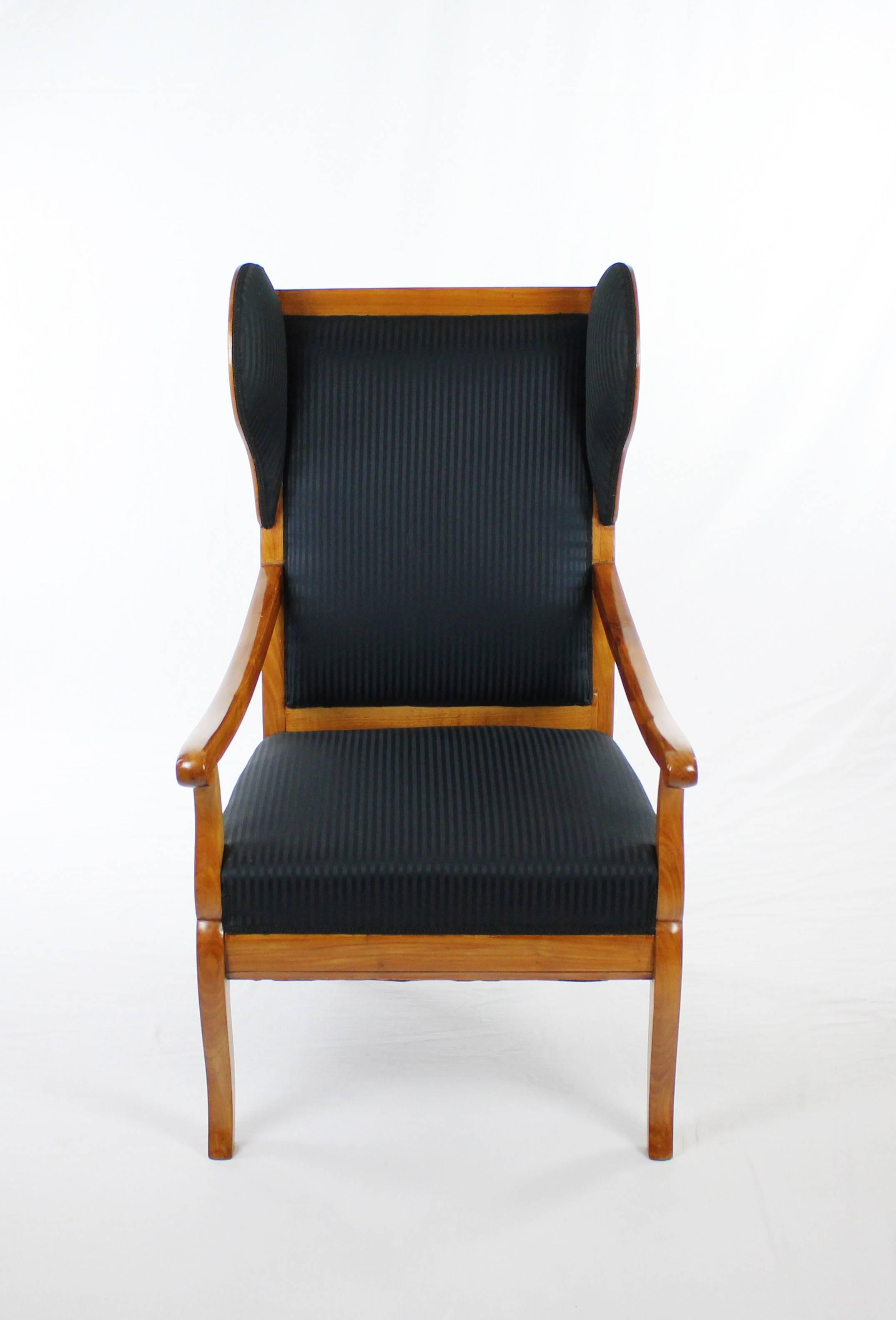 Ear Forecastle Armchair, Biedermeier circa 1830, Cherry Tree, Black Seat Cover In Excellent Condition In Muenster, NRW