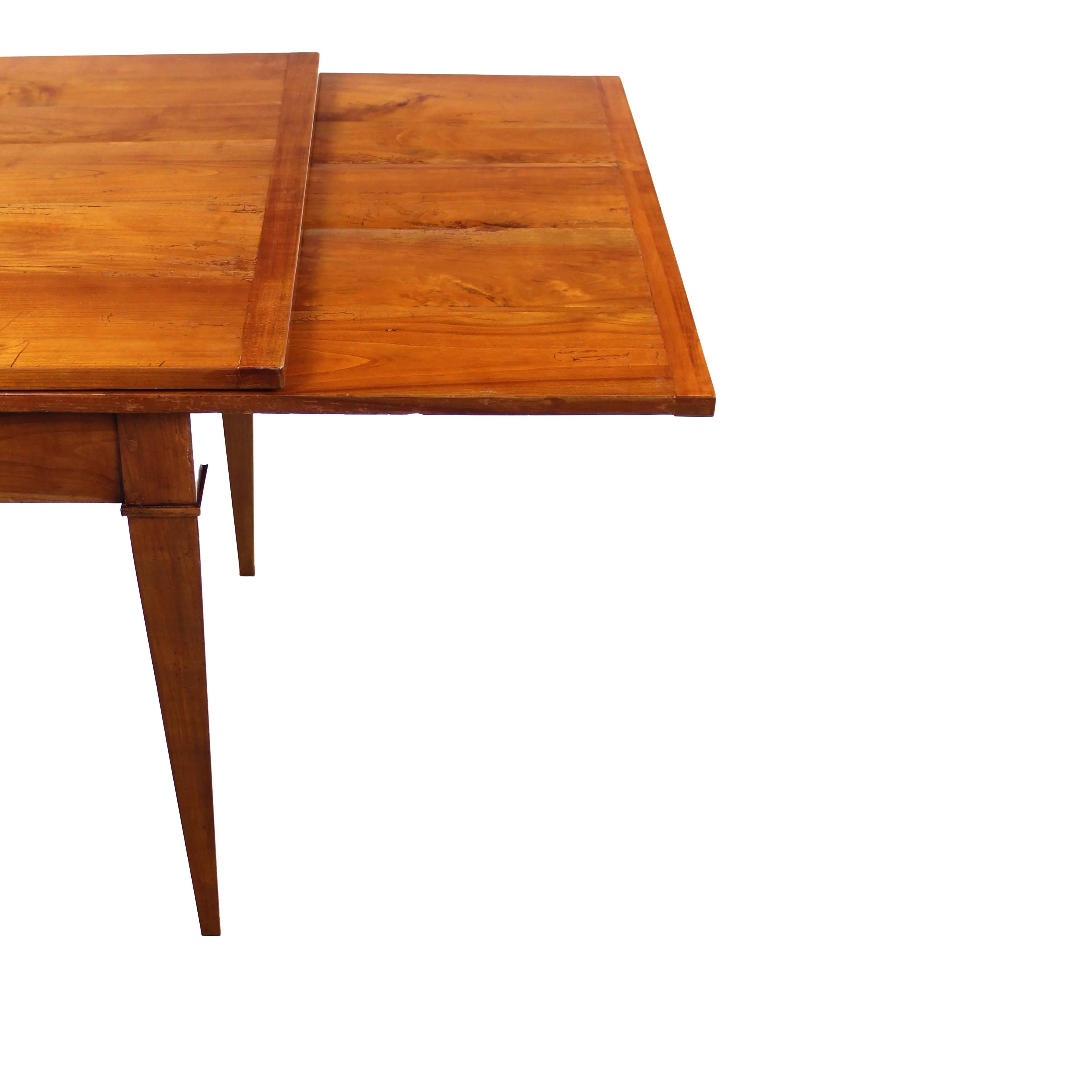 Biedermeier Country House Table, France circa 1830-1840, Massive Cherry Tree, Extendable