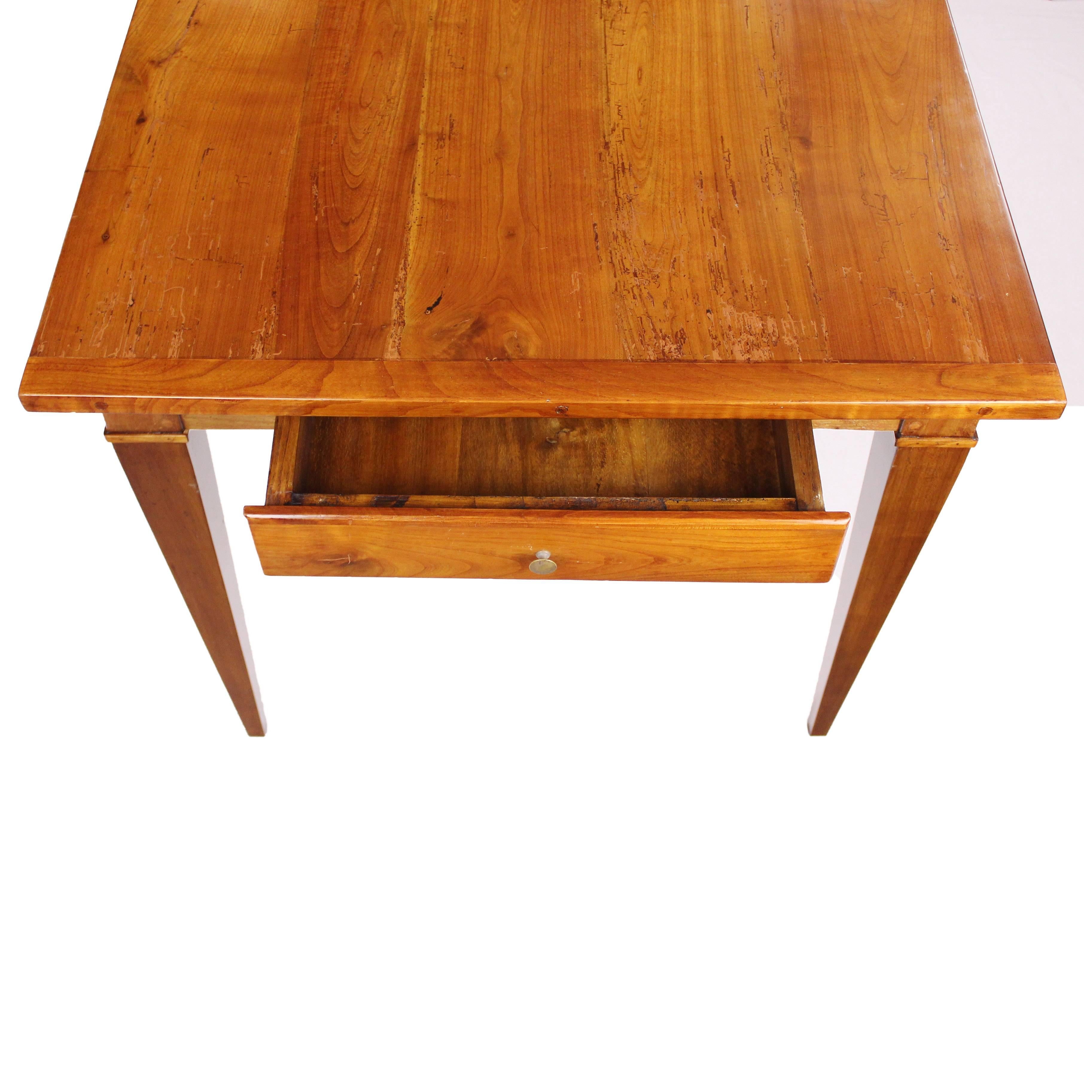 Country House Table, France circa 1830-1840, Massive Cherry Tree, Extendable In Good Condition In Muenster, NRW