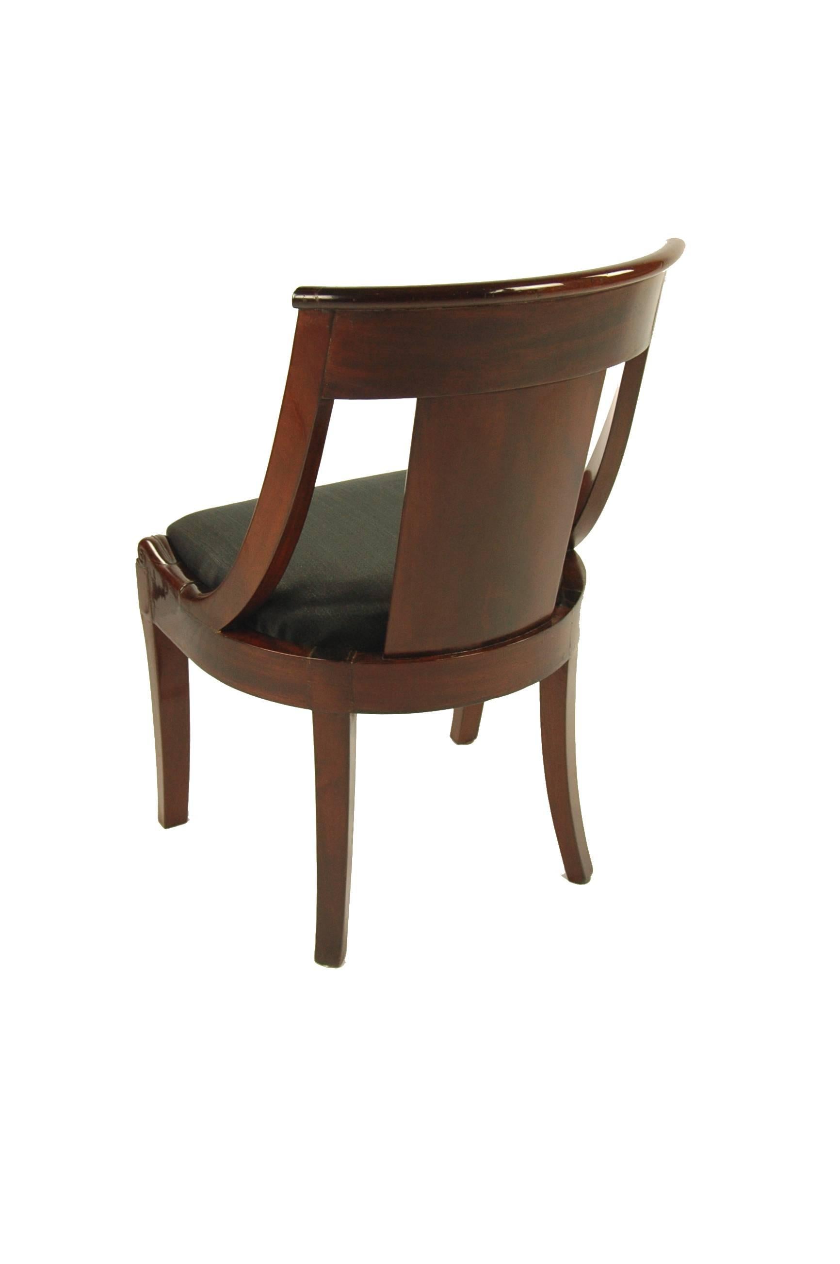 France circa 1810
Mahogany
Horsehair cover
Restored residential-ready state
Measures: Height 80 cm, width 48 cm, depth 47 cm, seat height 44 cm

Delivery can be made to your door within 7 days worldwide. We already delivered to Asia, US and a