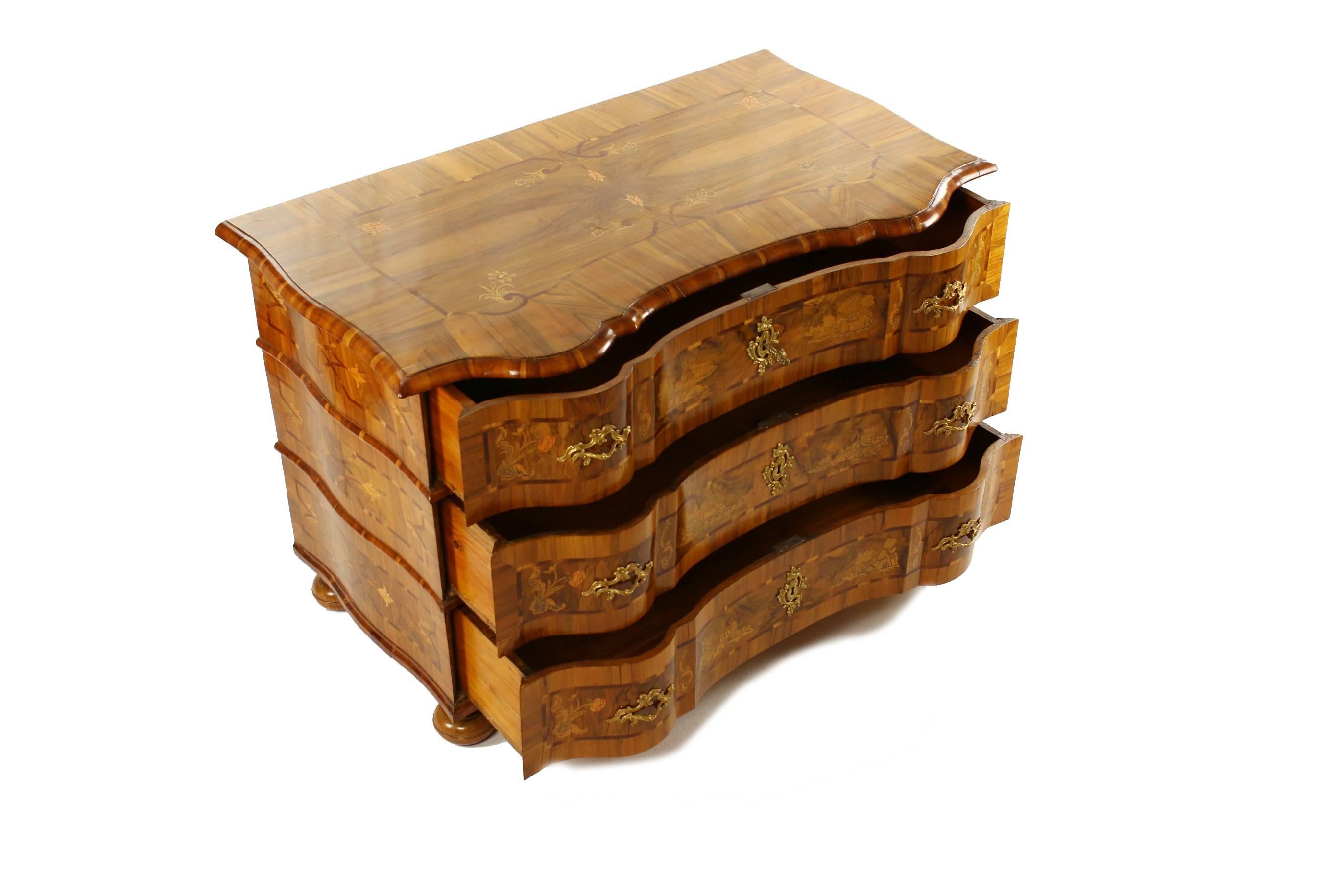 Baroque Chest of Drawers, Erfurt, circa 1750, Nut and Root Wood, Inlaid Works 1