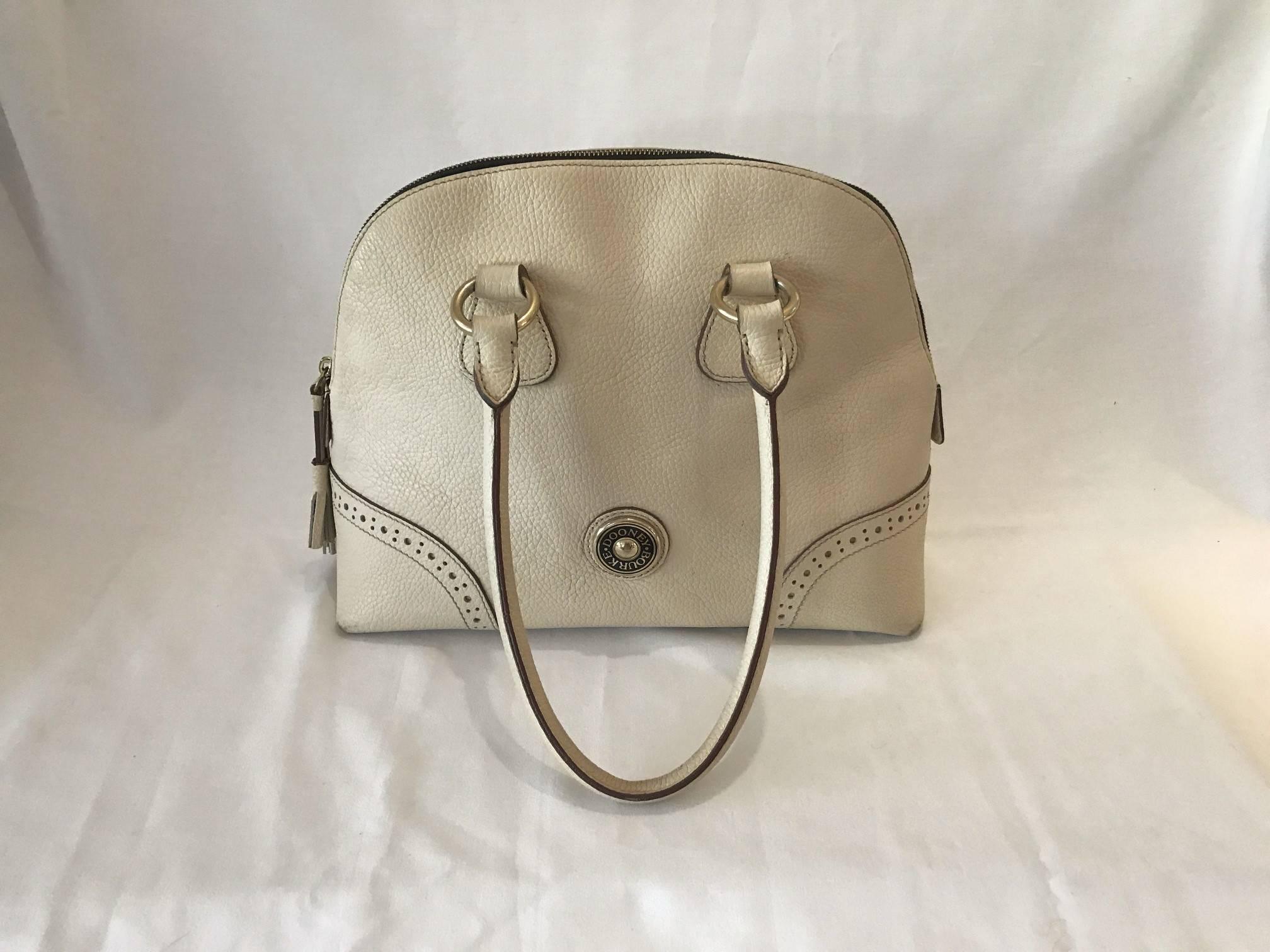Modern Authentic Creme Colored Dooney Bourke Leather Hand Bag, Clean, Rarely Used For Sale