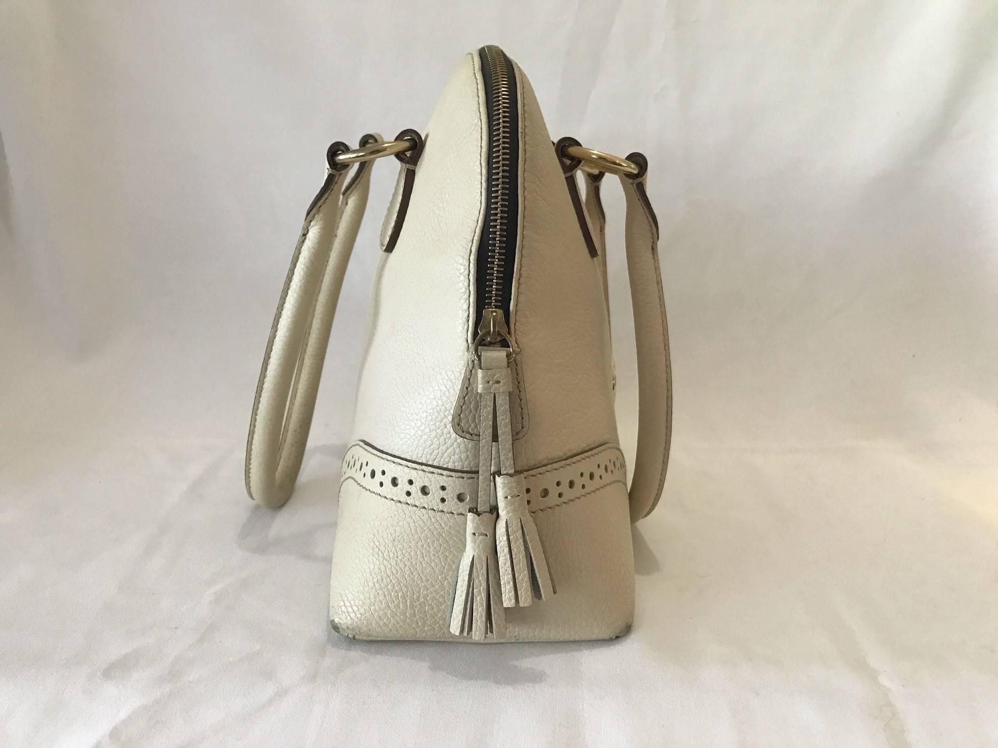American Authentic Creme Colored Dooney Bourke Leather Hand Bag, Clean, Rarely Used For Sale
