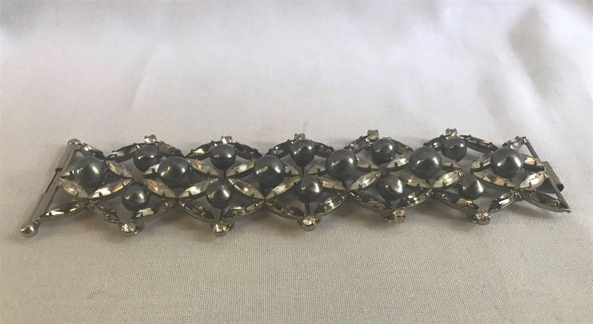 Beautiful Rare Daniel Swarovski Crystal and Black Bead Pearls Bracelet In Excellent Condition For Sale In Westport, CT