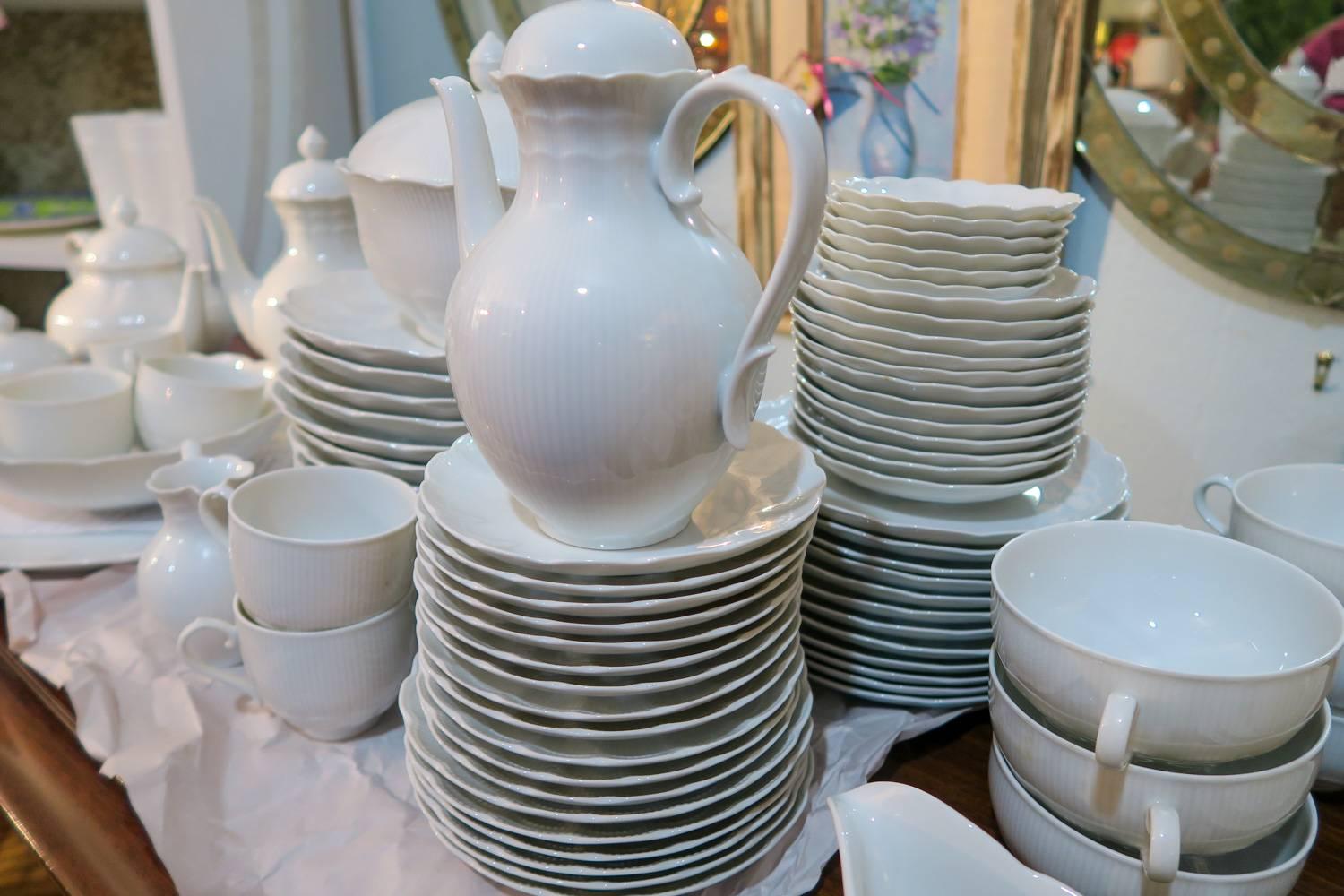 ON SALE NOW!  Set of 96 Pieces Romantica Kairom White Ribbed Scalloped Dishware 1