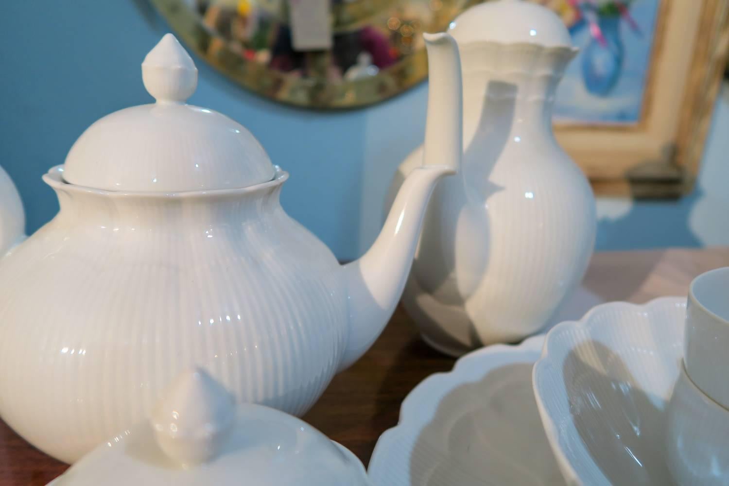 20th Century ON SALE NOW!  Set of 96 Pieces Romantica Kairom White Ribbed Scalloped Dishware