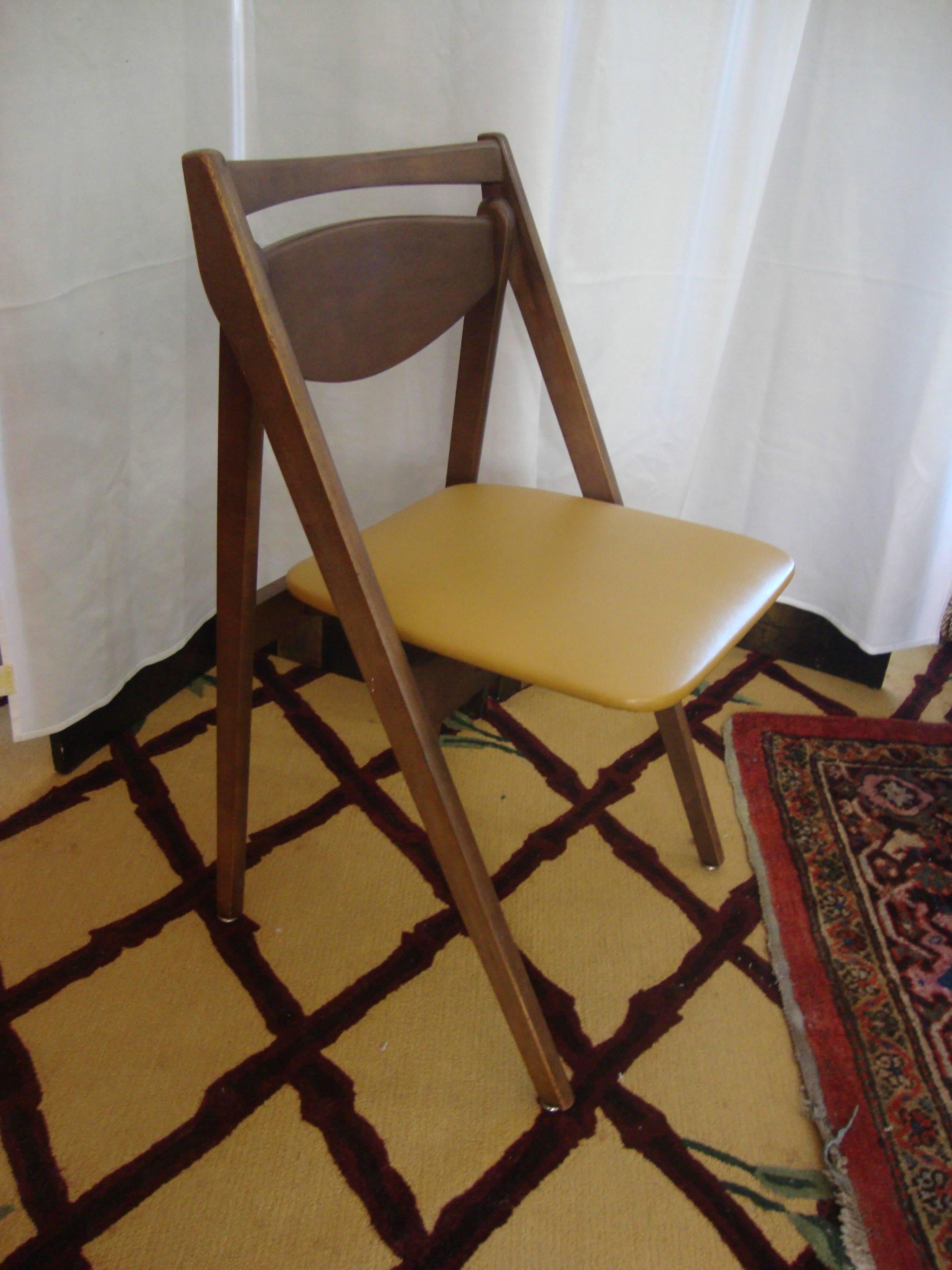 American Fantastic Pair of 1950s Stakmore Leather and Walnut Folding Chairs