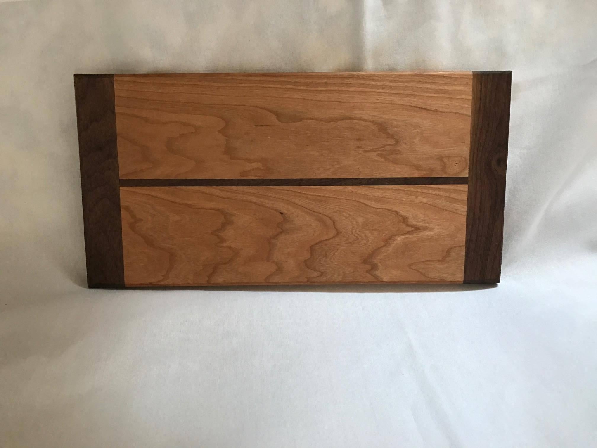 Handcrafted Custom-Made Walnut and Cherry Inlay Cutting Board In Excellent Condition In Westport, CT