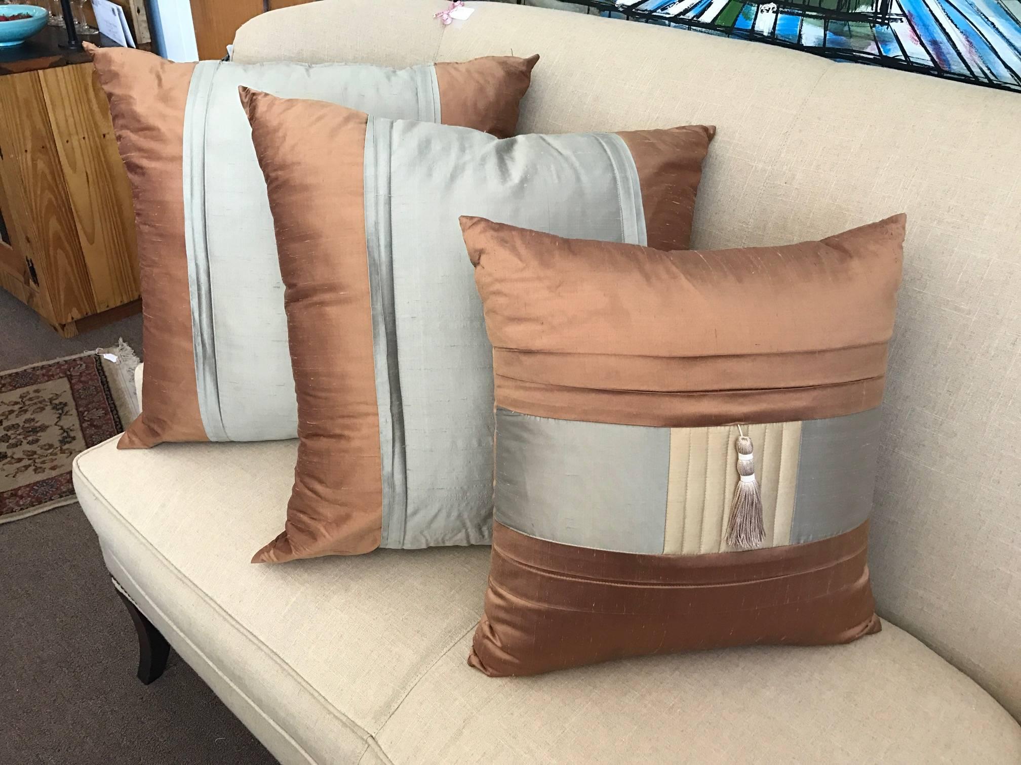 SALE Three Lee Jofa Silk Pillows Sandstone Brown, Graphite and Indian River Taup For Sale 3