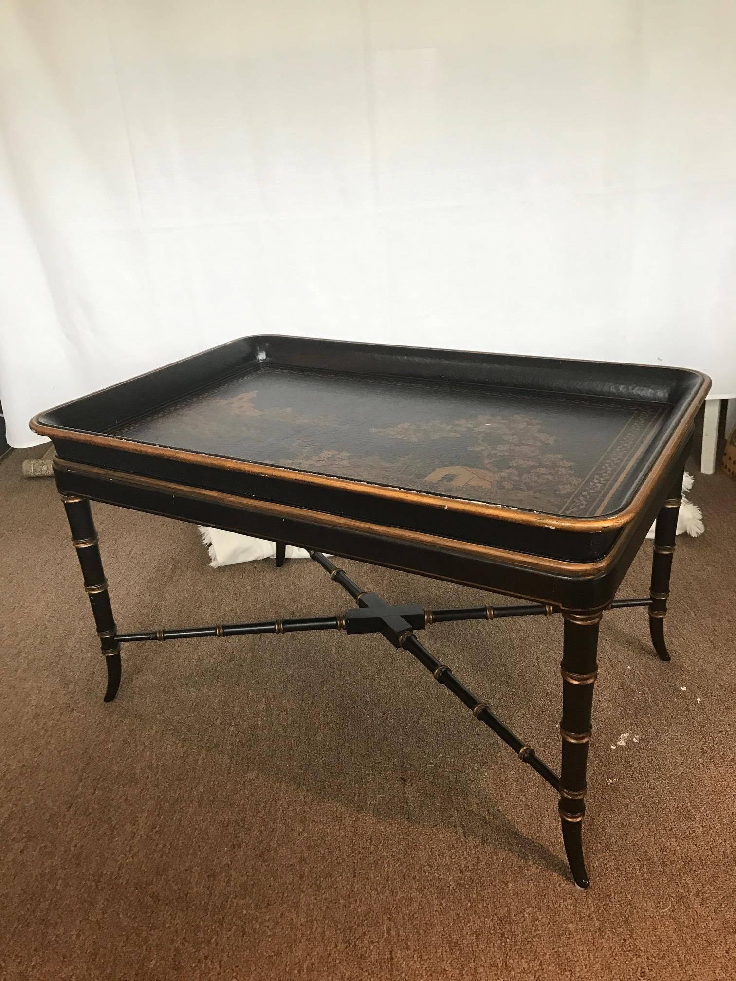 17th and 18th Century Western Style Chinoiserie and Gilt Wooden Tray Table 1