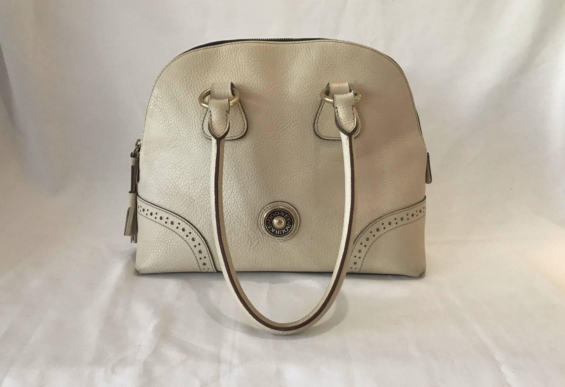 Authentic Creme Colored Dooney Bourke Leather Hand Bag, Clean, Rarely Used For Sale 3
