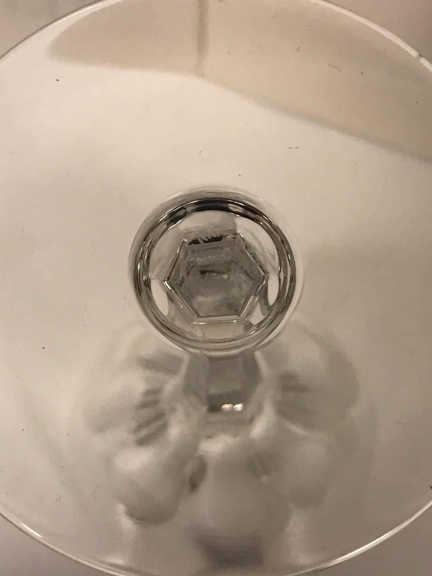 Rare Discontinued Set of 16 Baccarat Genova Wine Crystal Glasses In Excellent Condition In Westport, CT