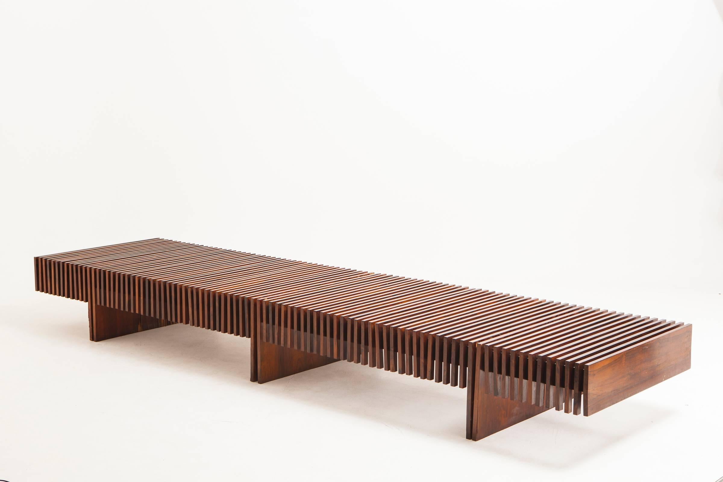 Rare and unusual bench from Forma Moveis, designed by Hauner \ Eisler early 50s.
Each lath is in solid jacaranda wood, legs in plywood with jacaranda veneer.
