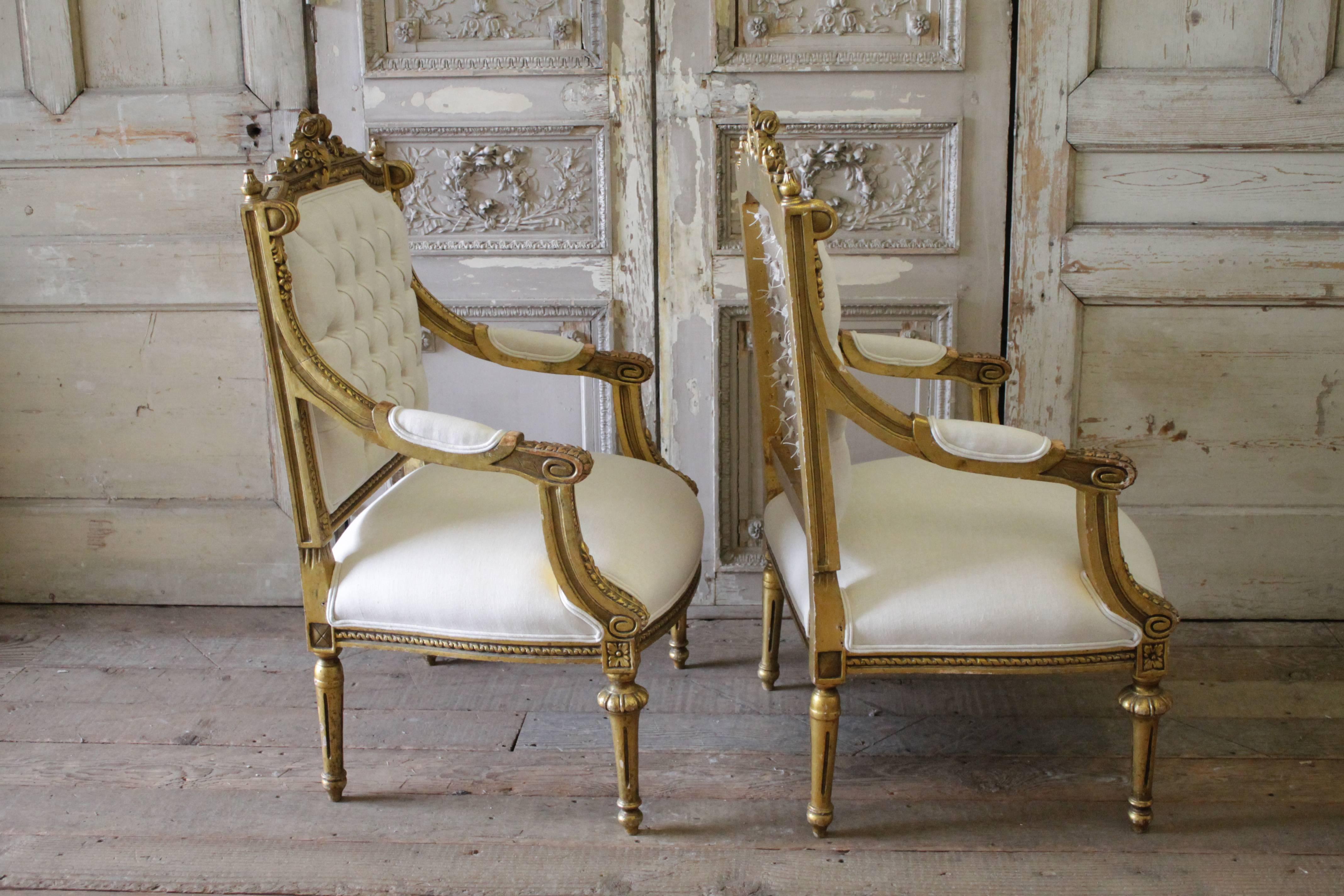 Pair of 19th Century Giltwood Linen Tufted Open Armchairs 2