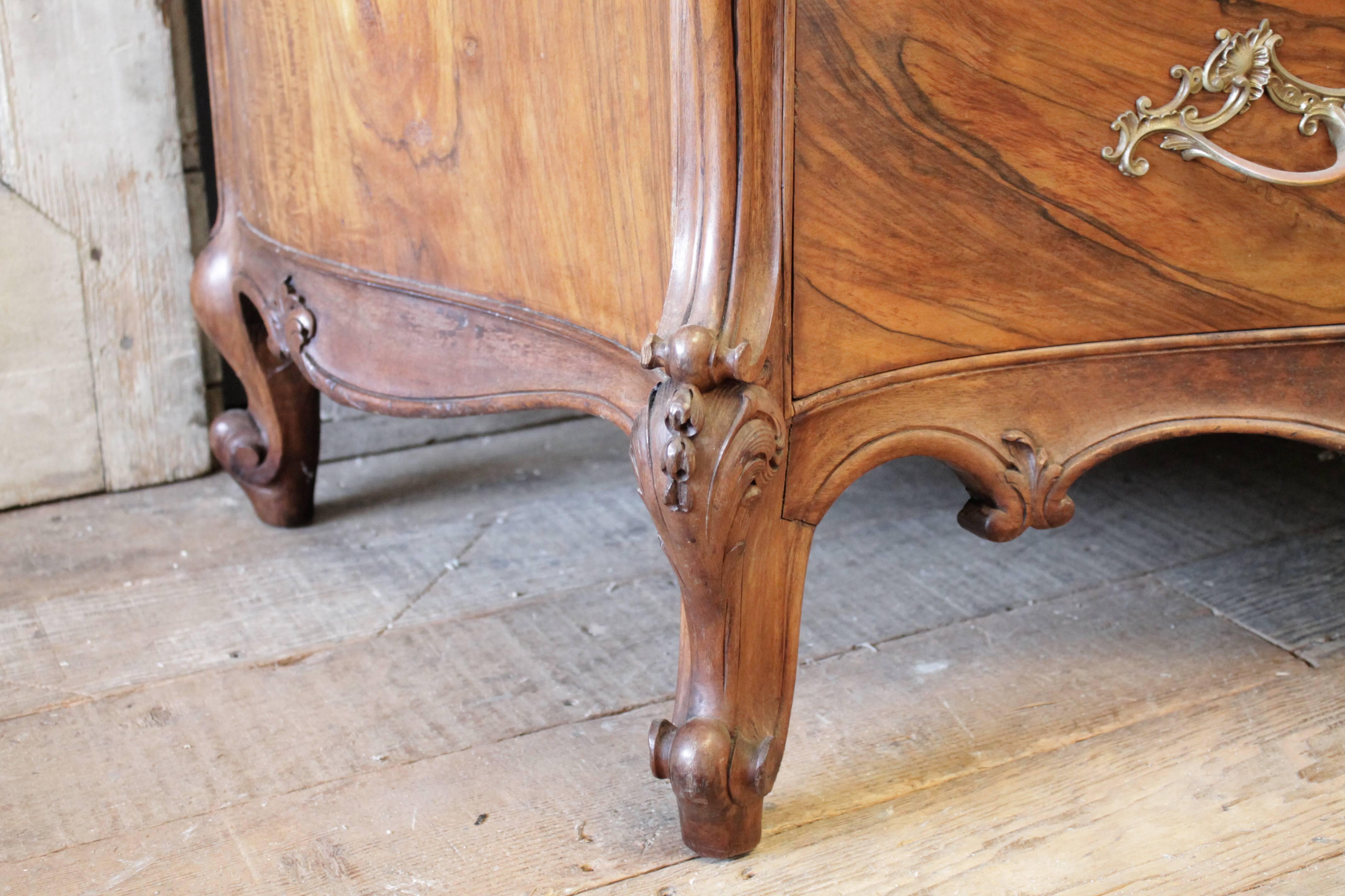 19th Century Chest of Drawers in BookMatch Crotch English Walnut 2